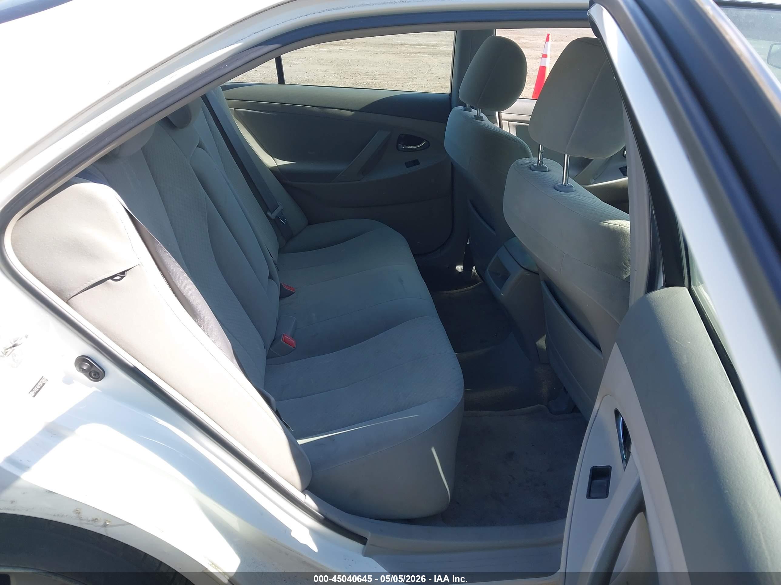 TOYOTA CAMRY image 8