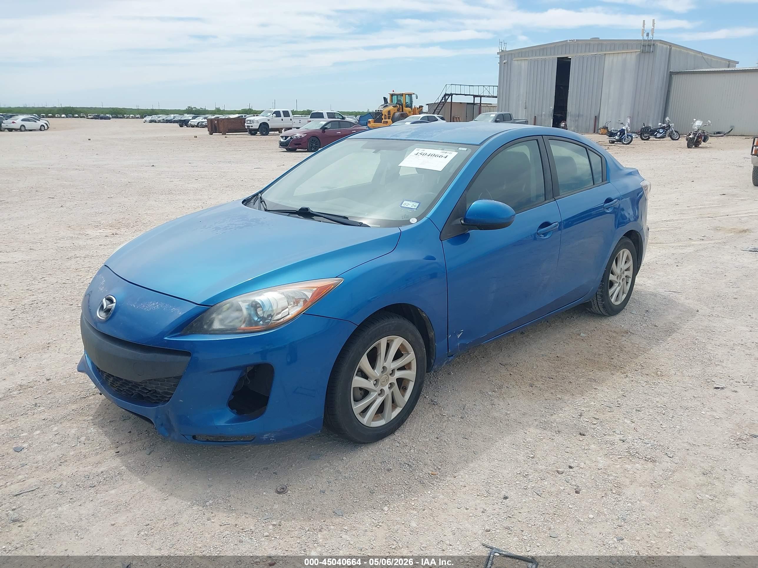 MAZDA MAZDA3 image 2