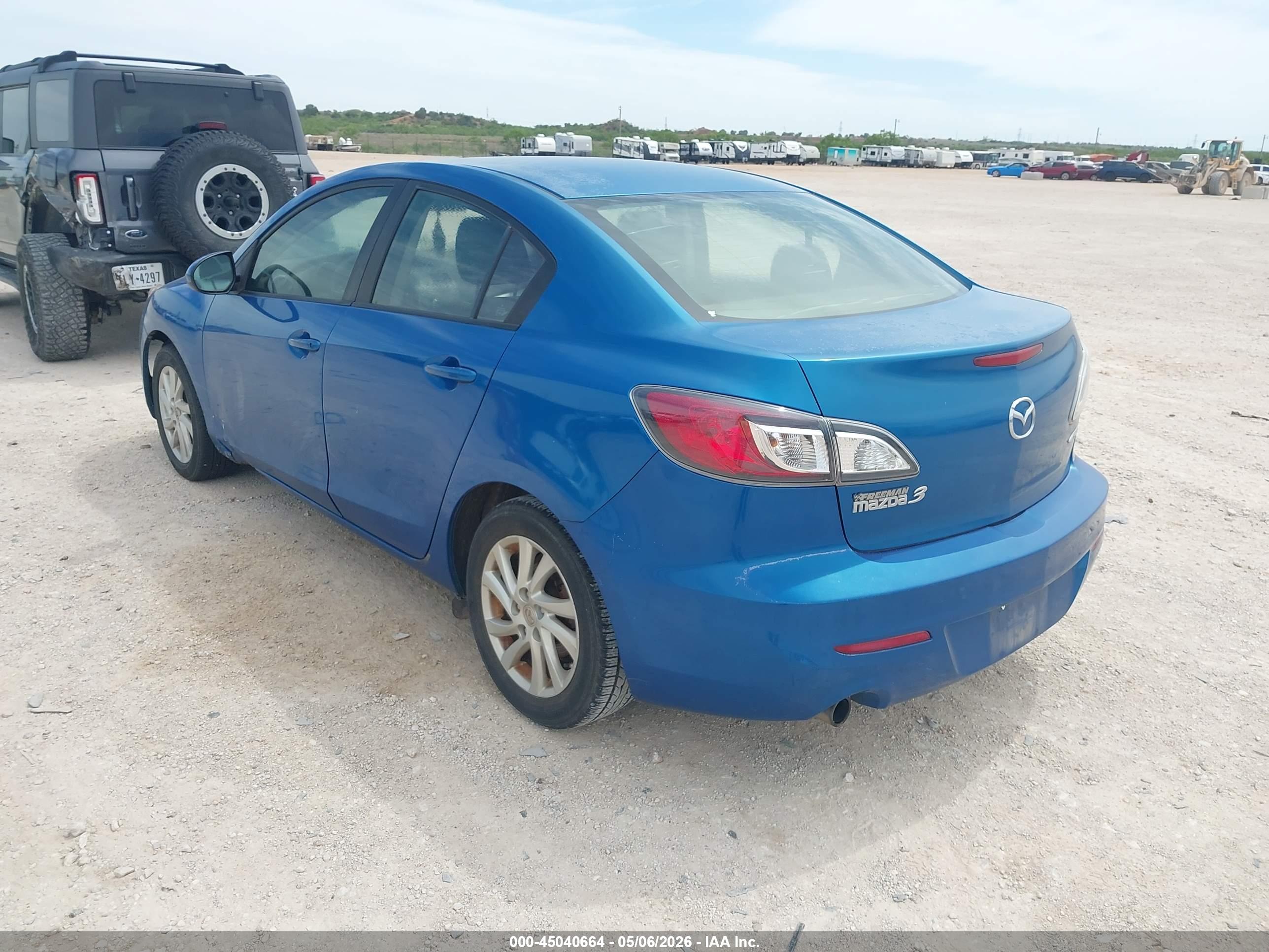 MAZDA MAZDA3 image 3