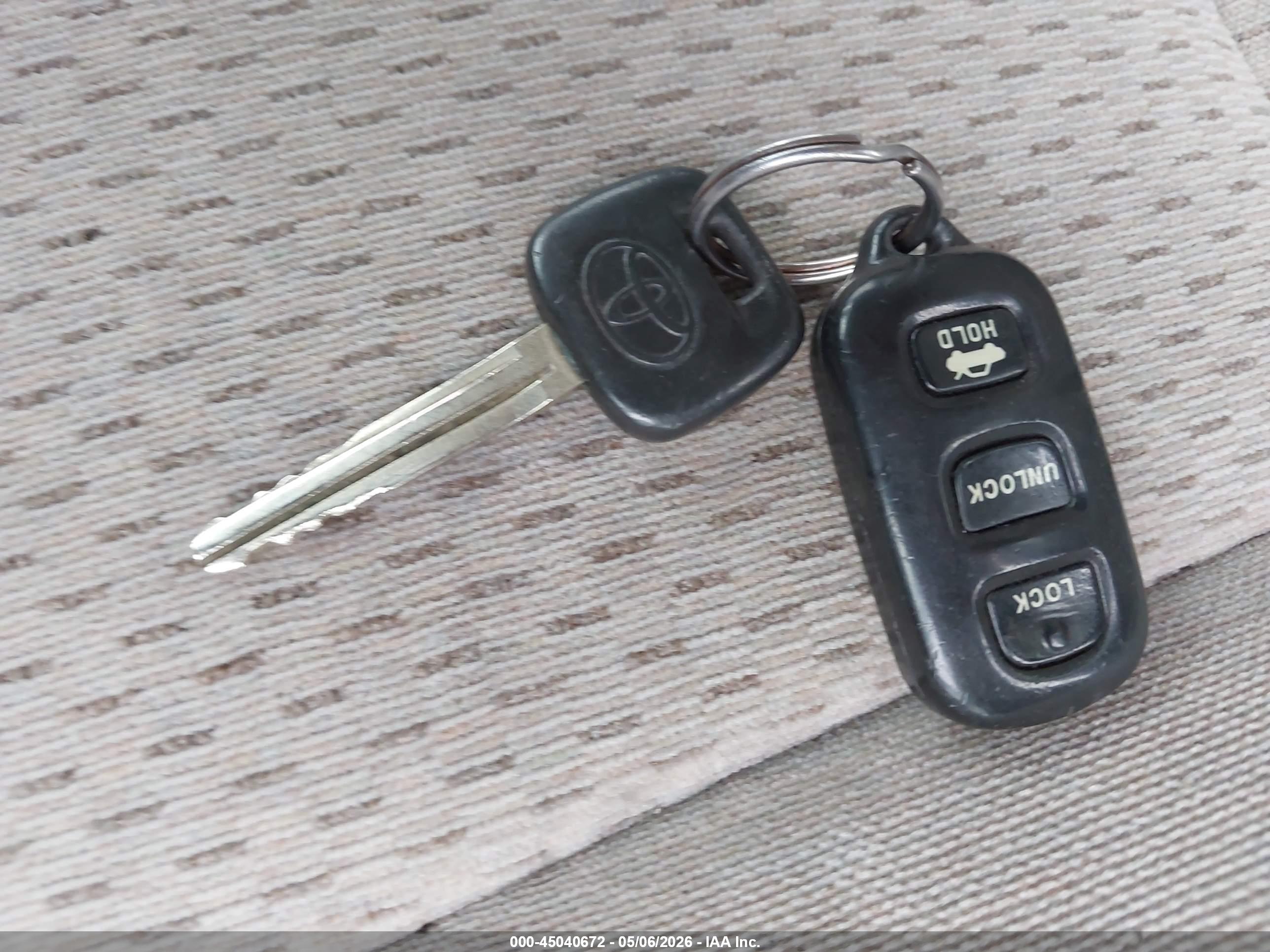 TOYOTA CAMRY image 11