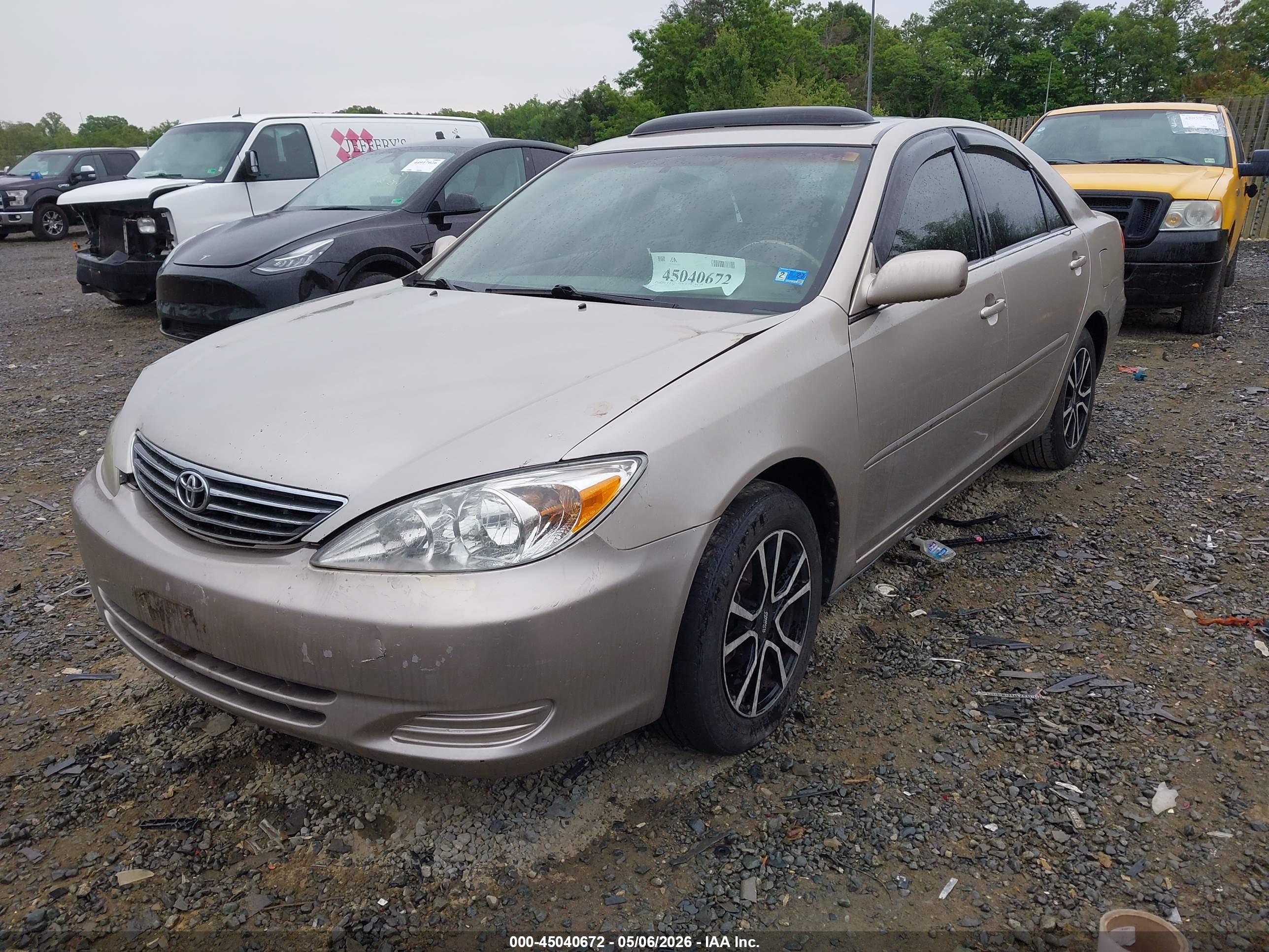 TOYOTA CAMRY image 2