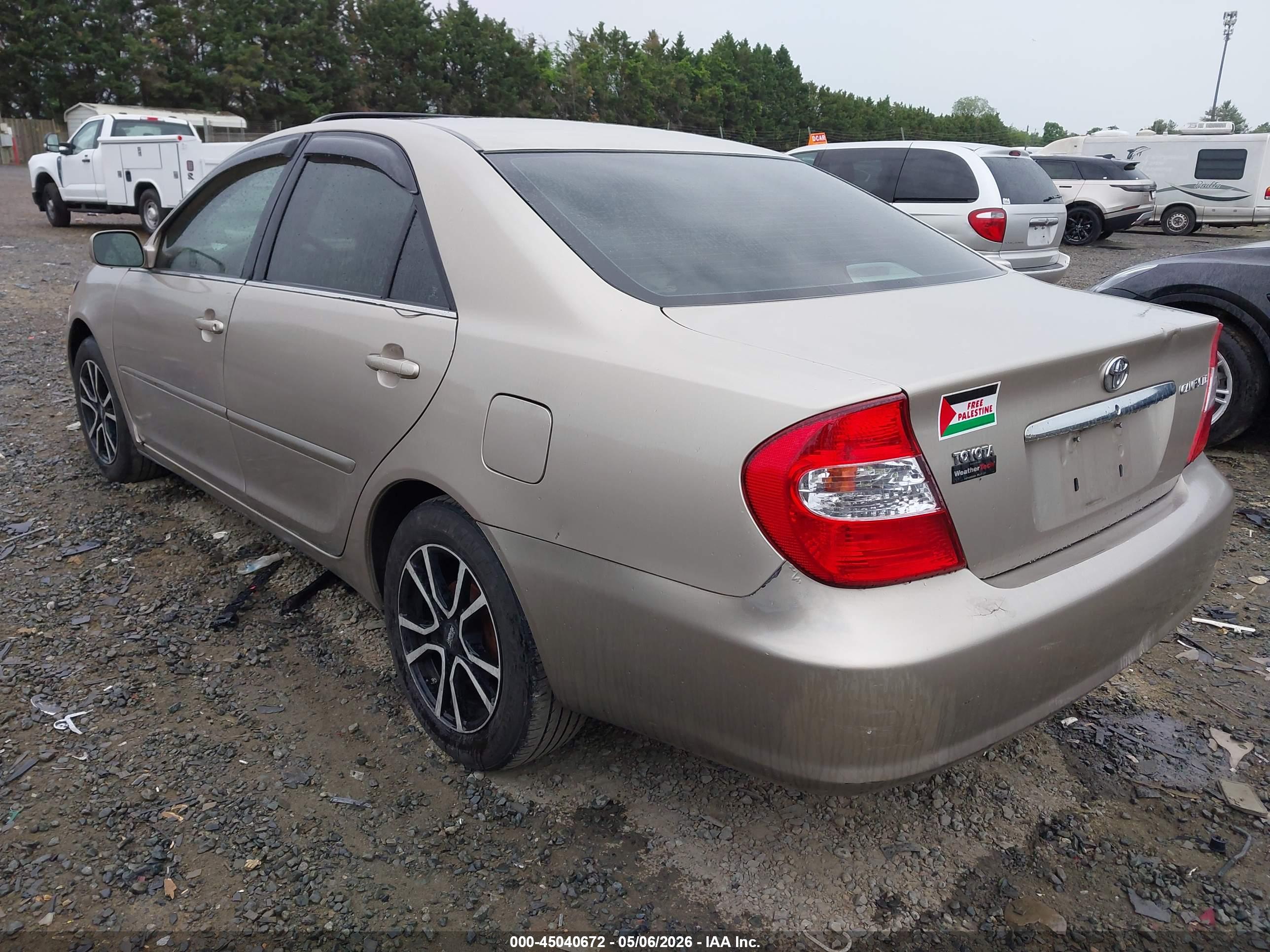 TOYOTA CAMRY image 3