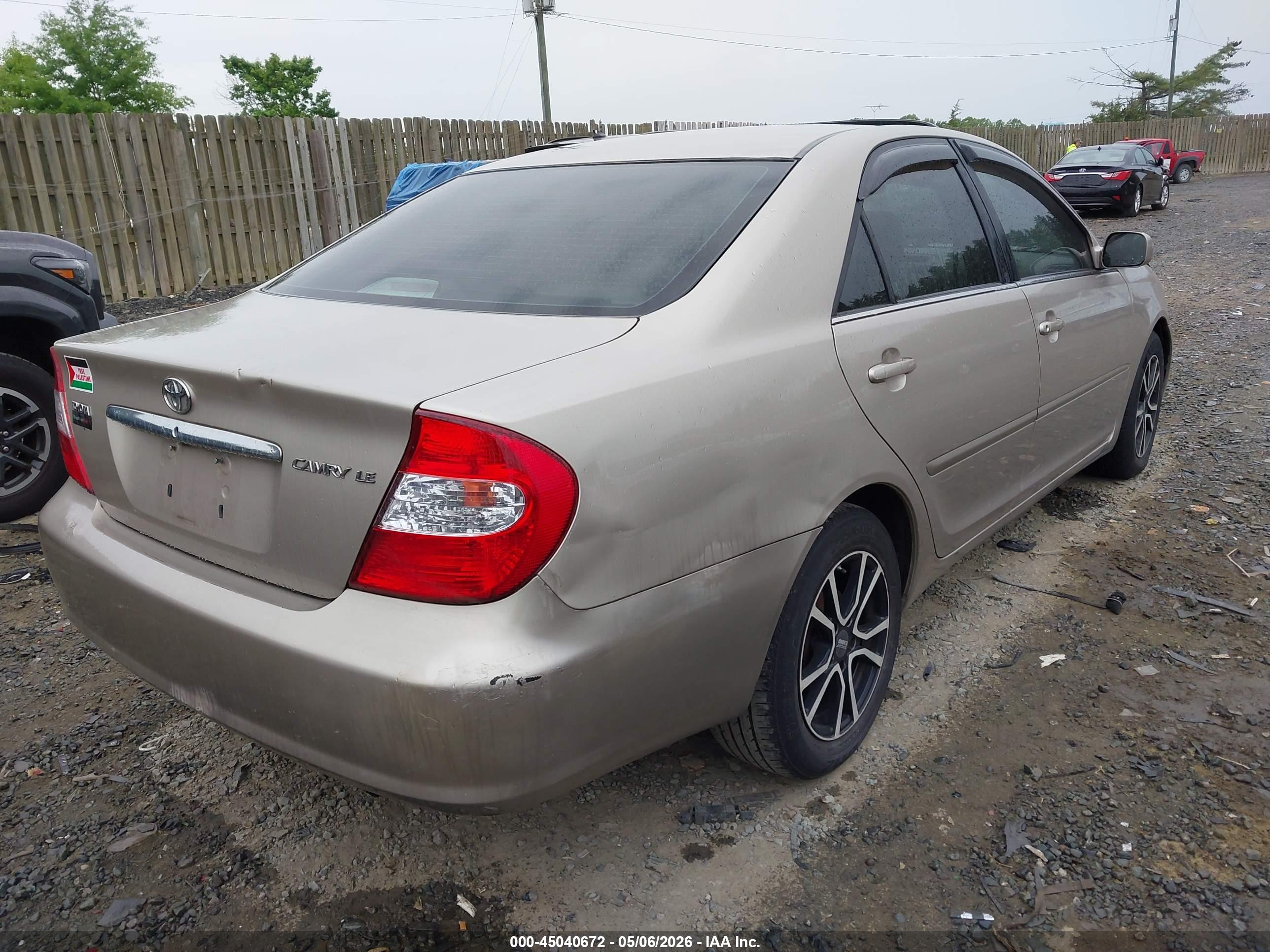TOYOTA CAMRY image 4