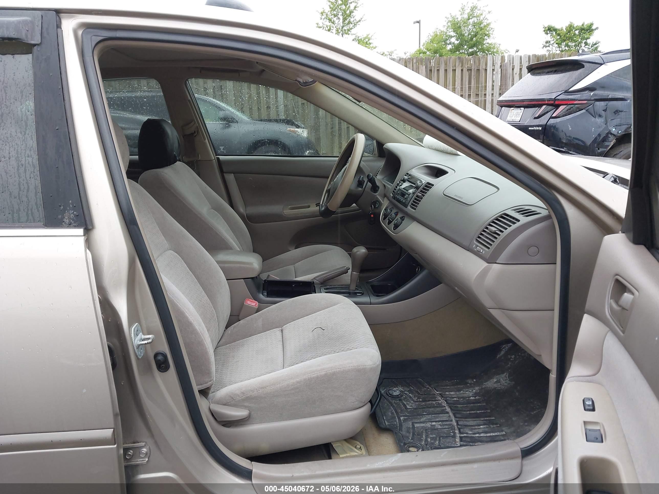 TOYOTA CAMRY image 5