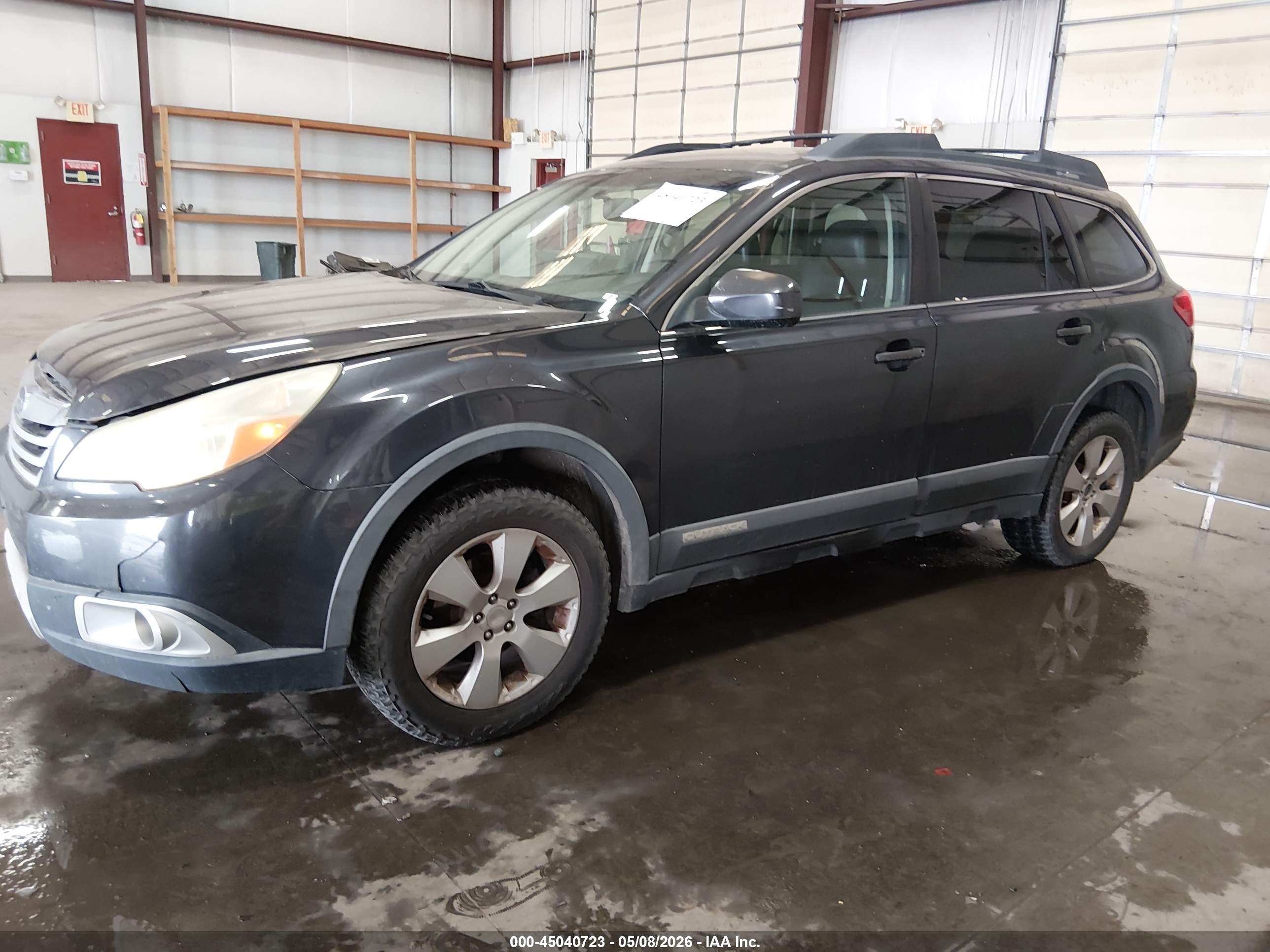 SUBARU OUTBACK image 6