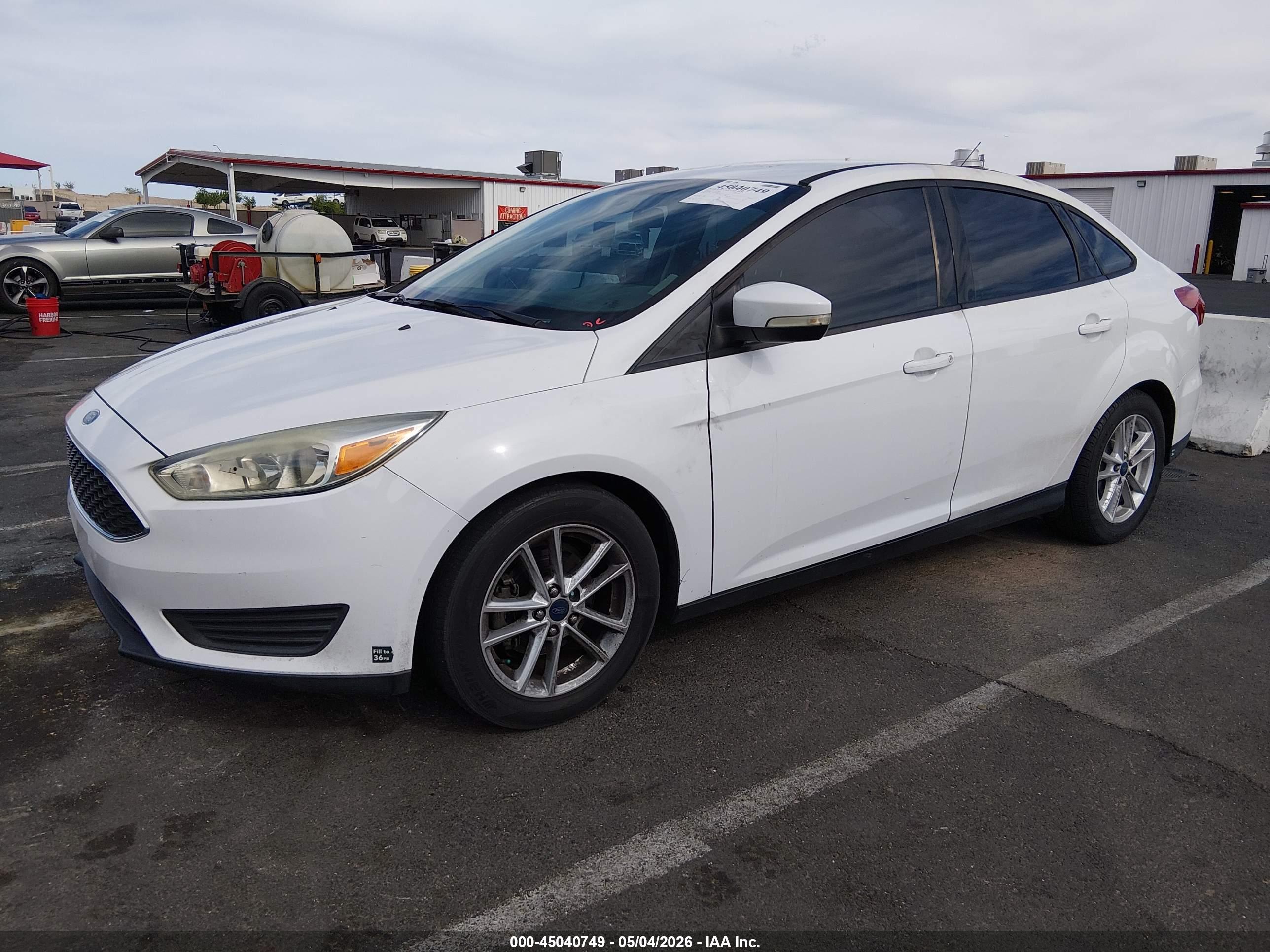 FORD FOCUS image 2