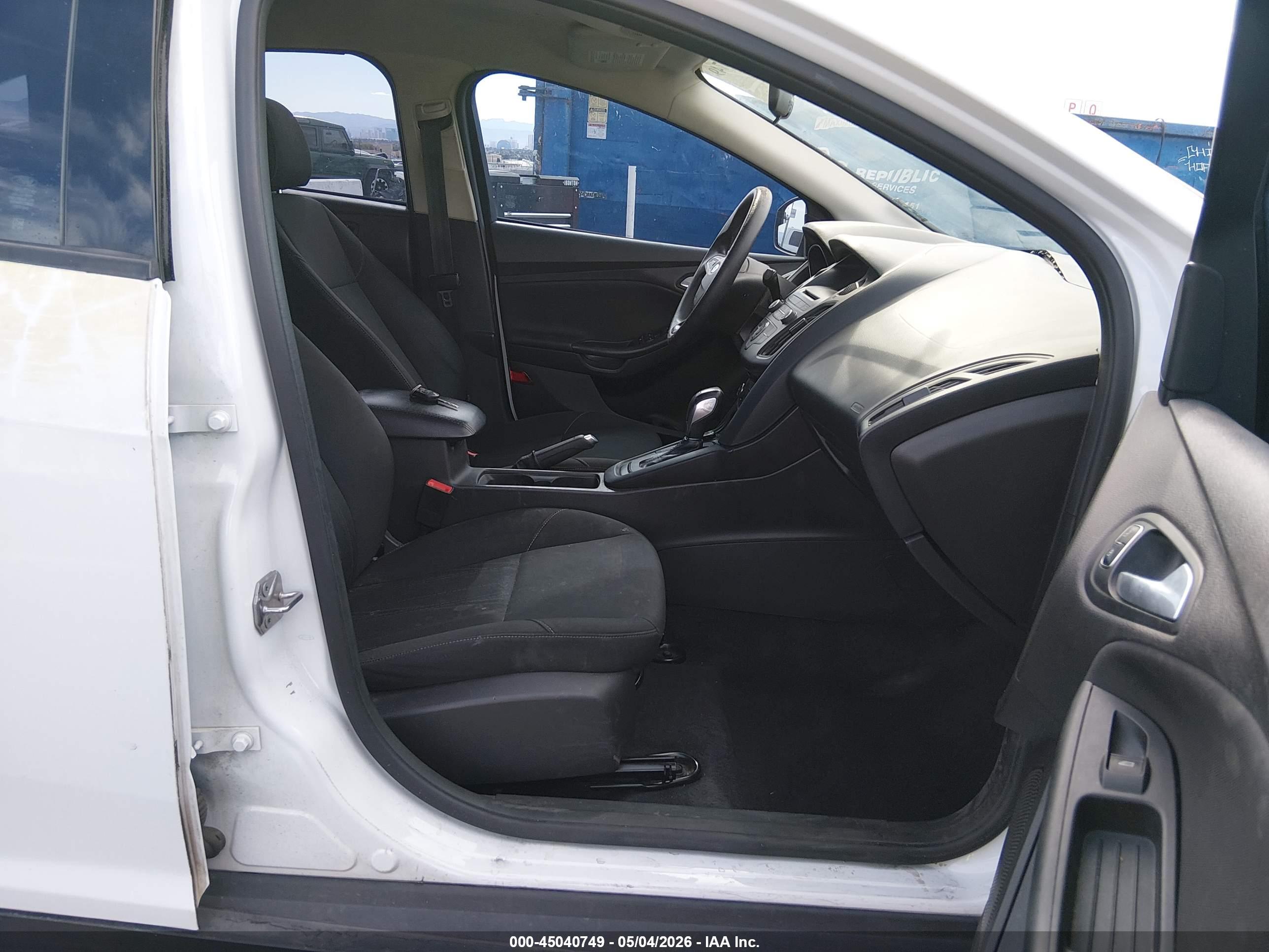 FORD FOCUS image 5