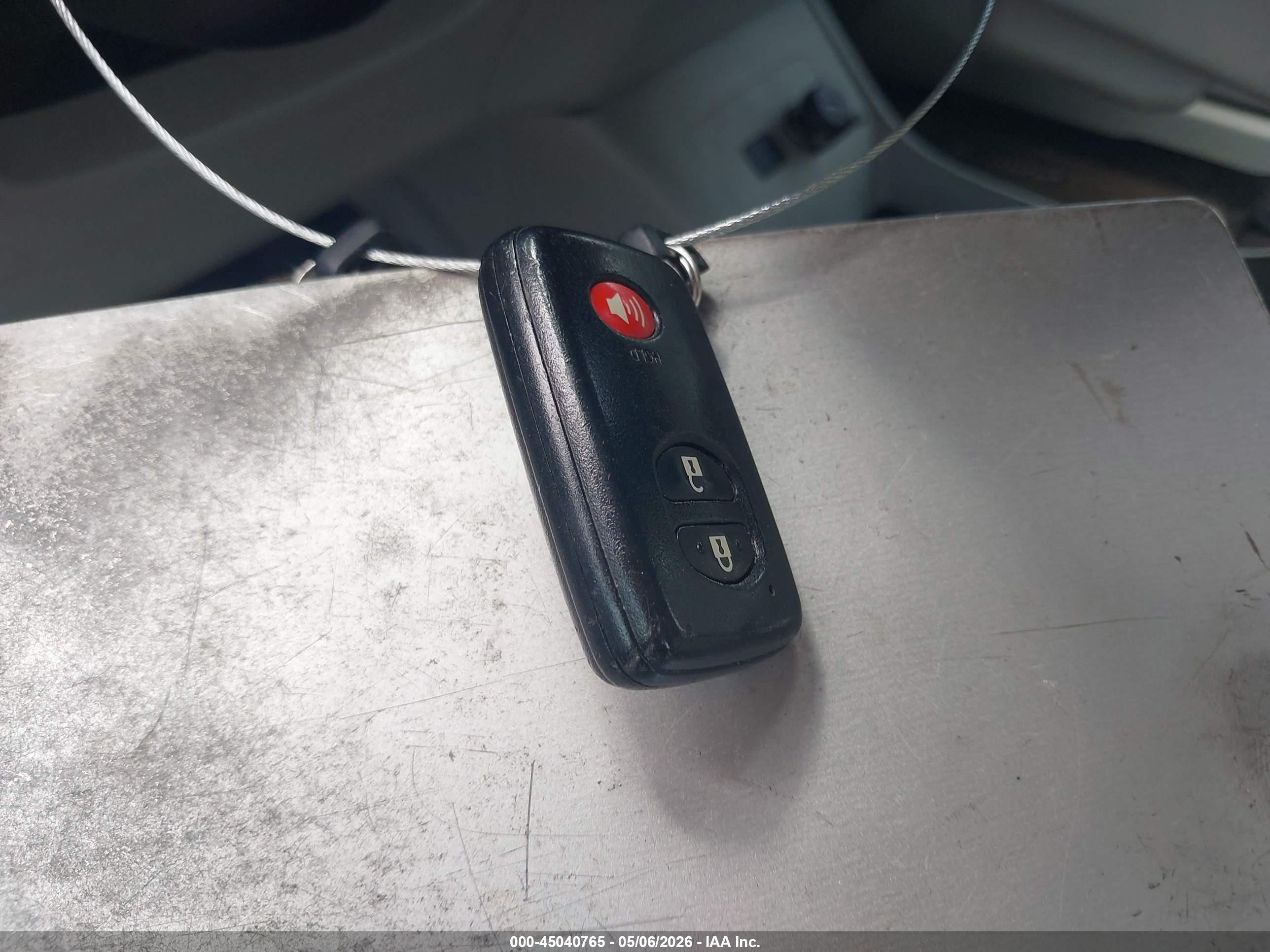 TOYOTA PRIUS image 11
