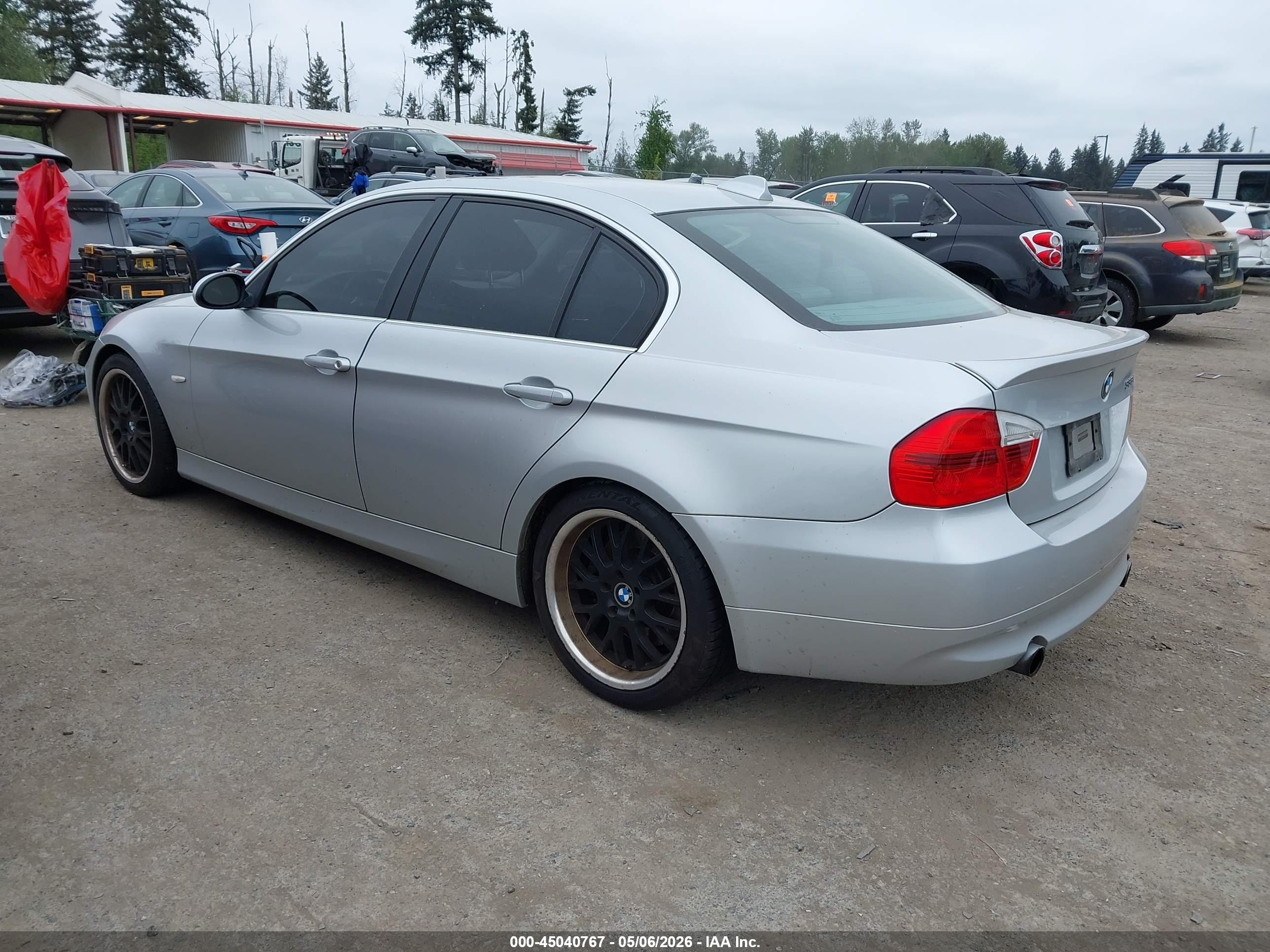 BMW 335I image 3
