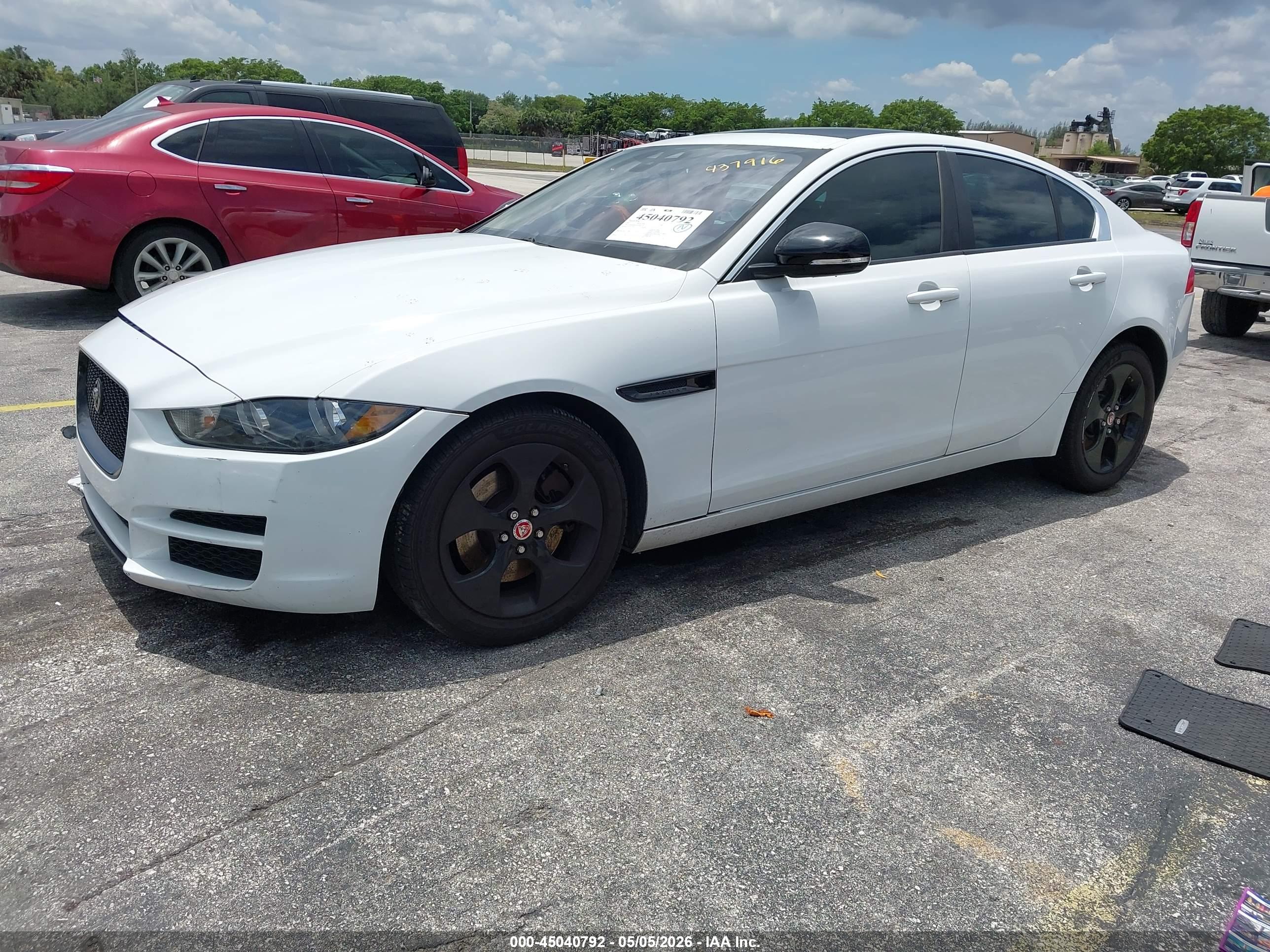 JAGUAR XE image 2