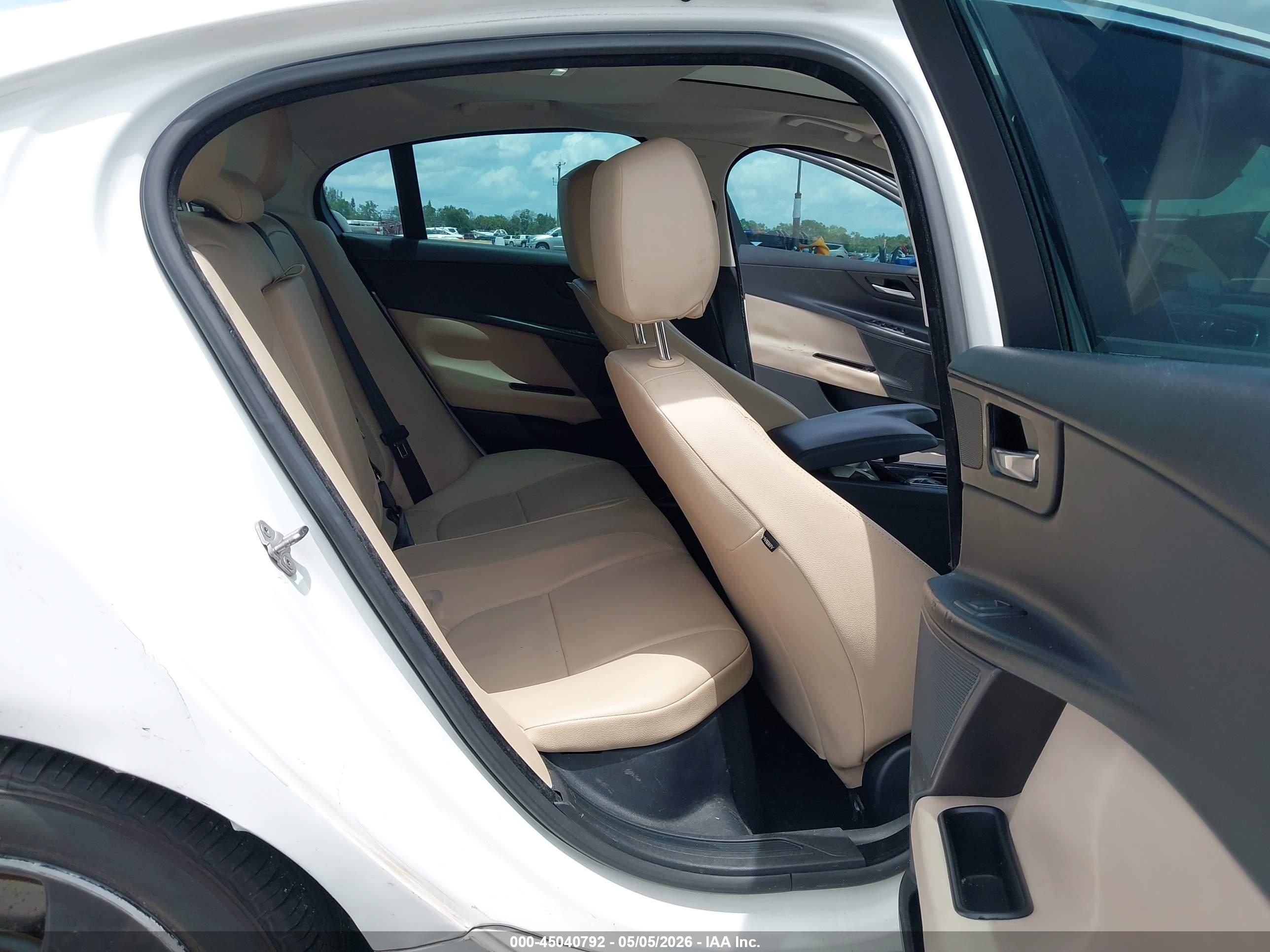 JAGUAR XE image 8