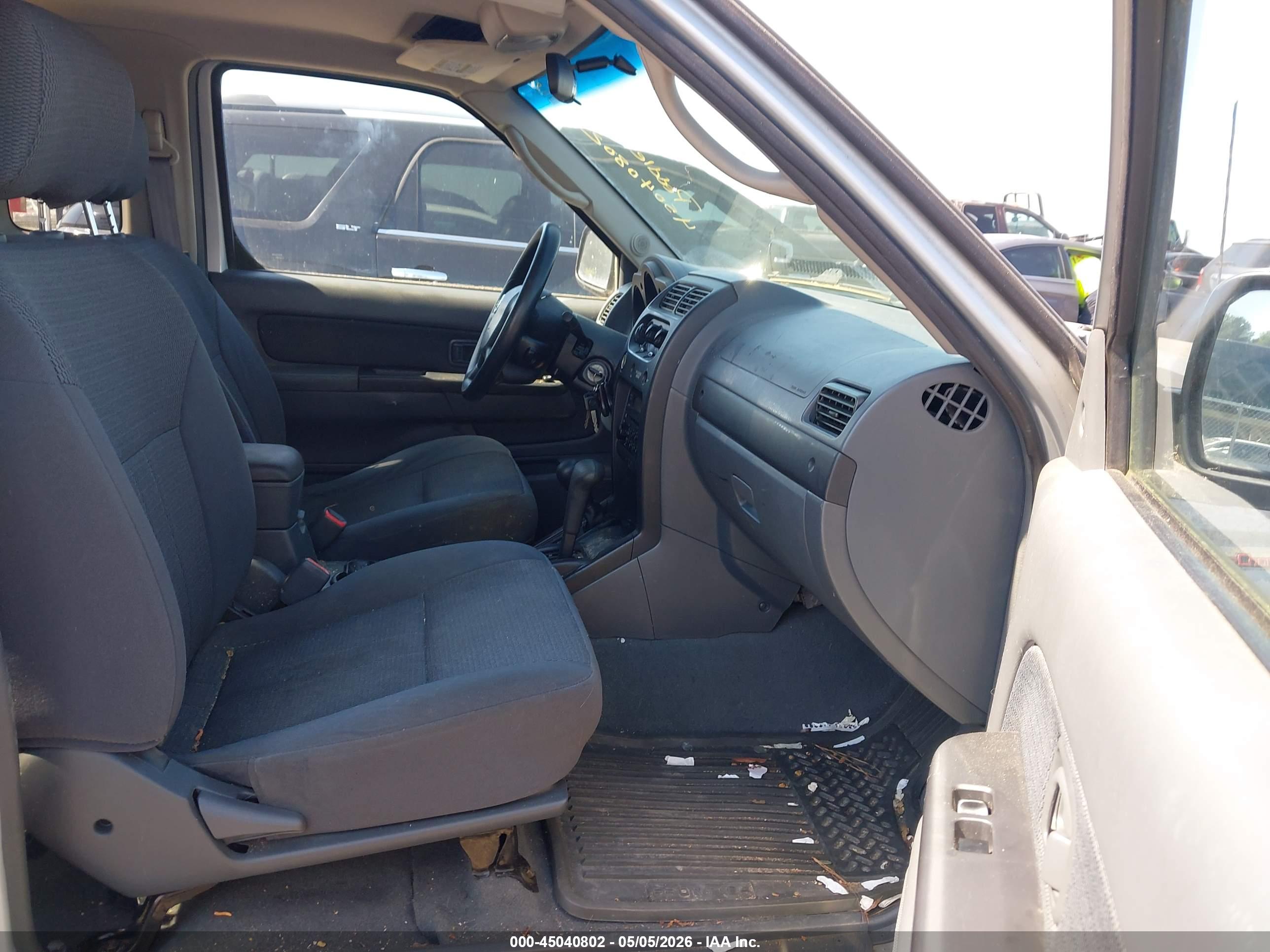 NISSAN FRONTIER image 5