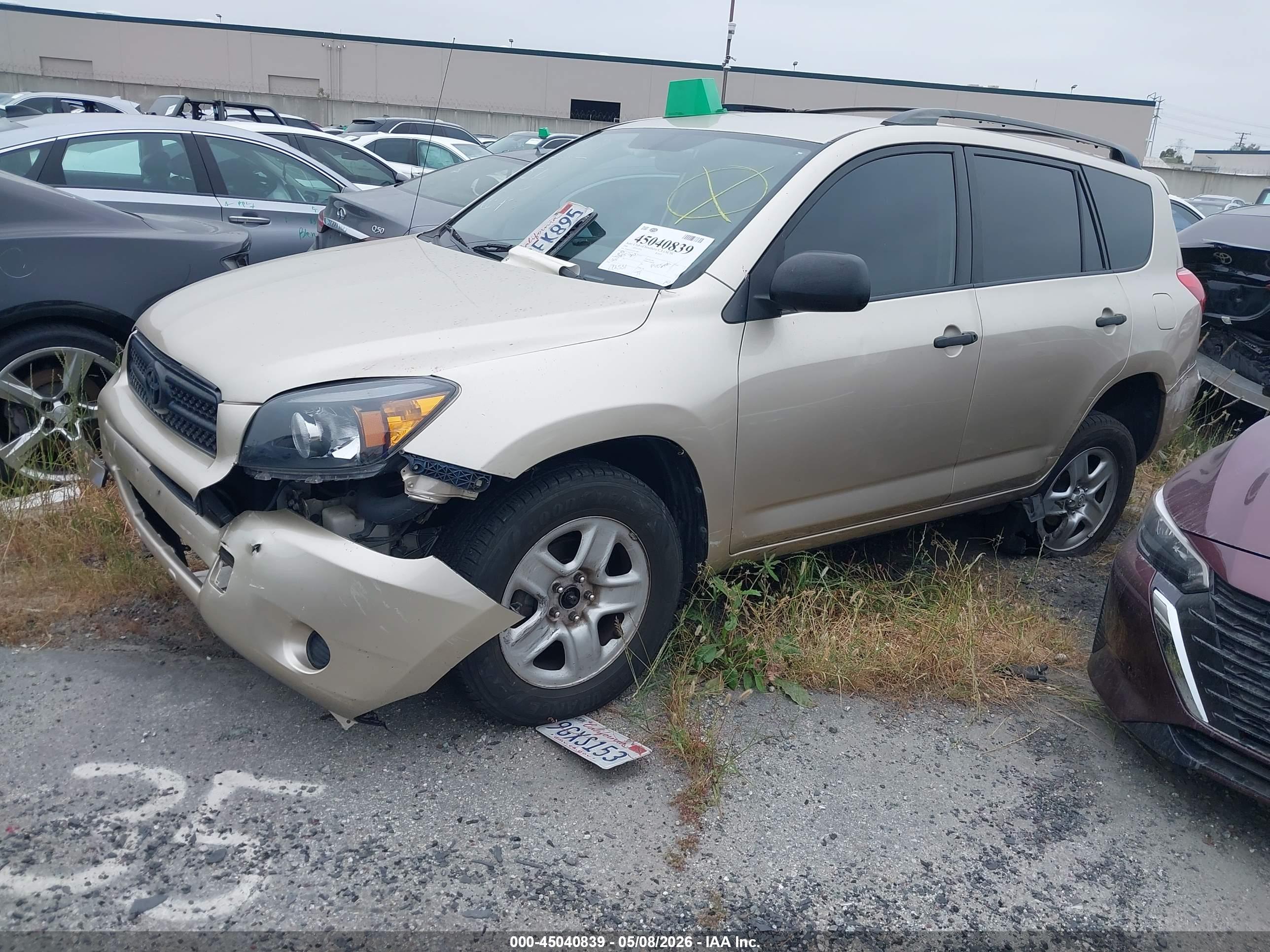 TOYOTA RAV4 image 2