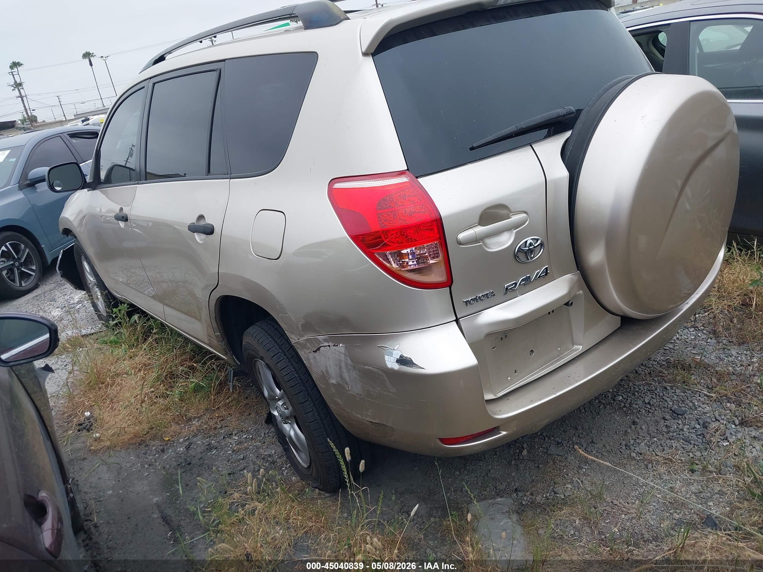 TOYOTA RAV4 image 3