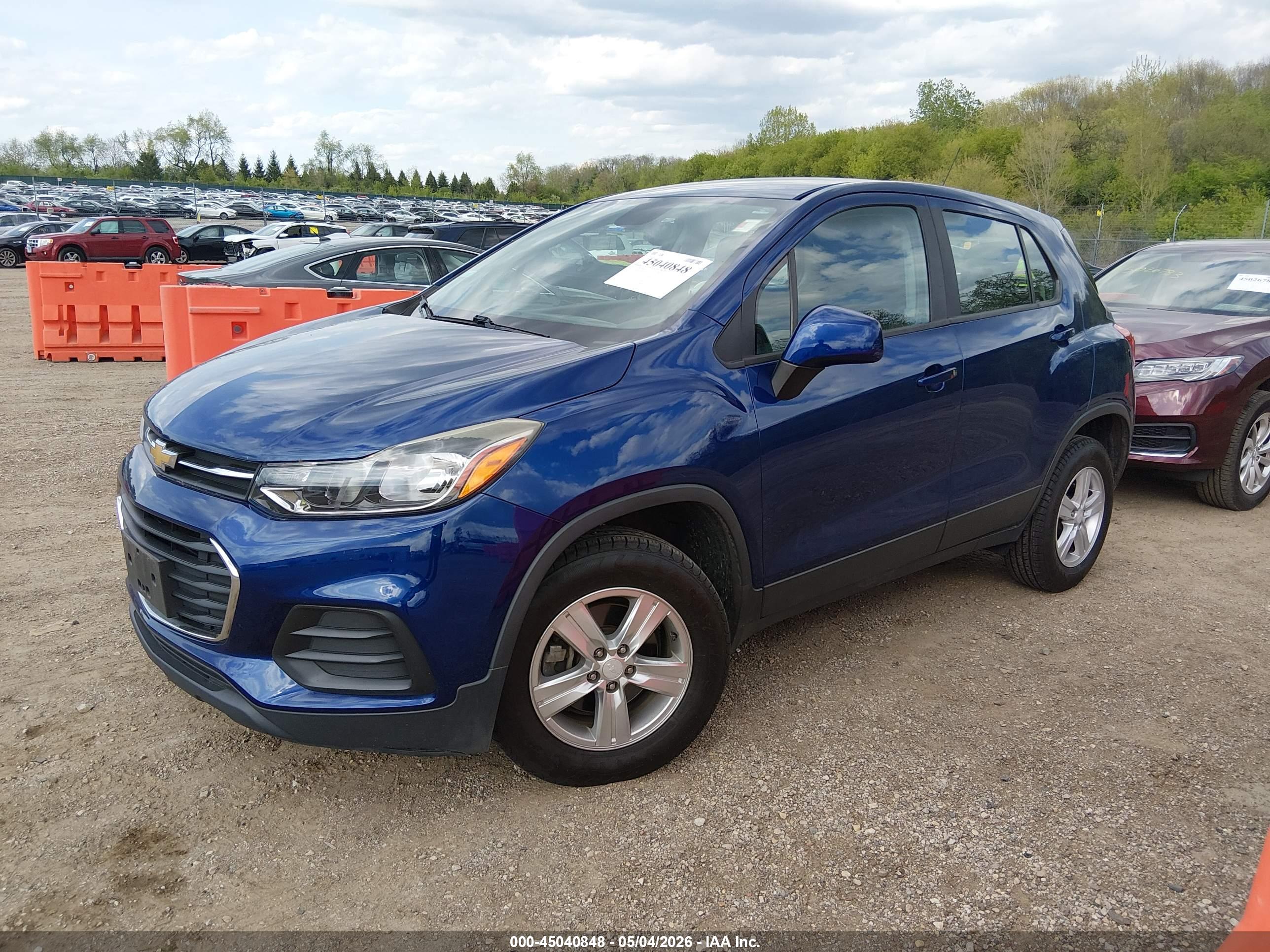 CHEVROLET TRAX image 2