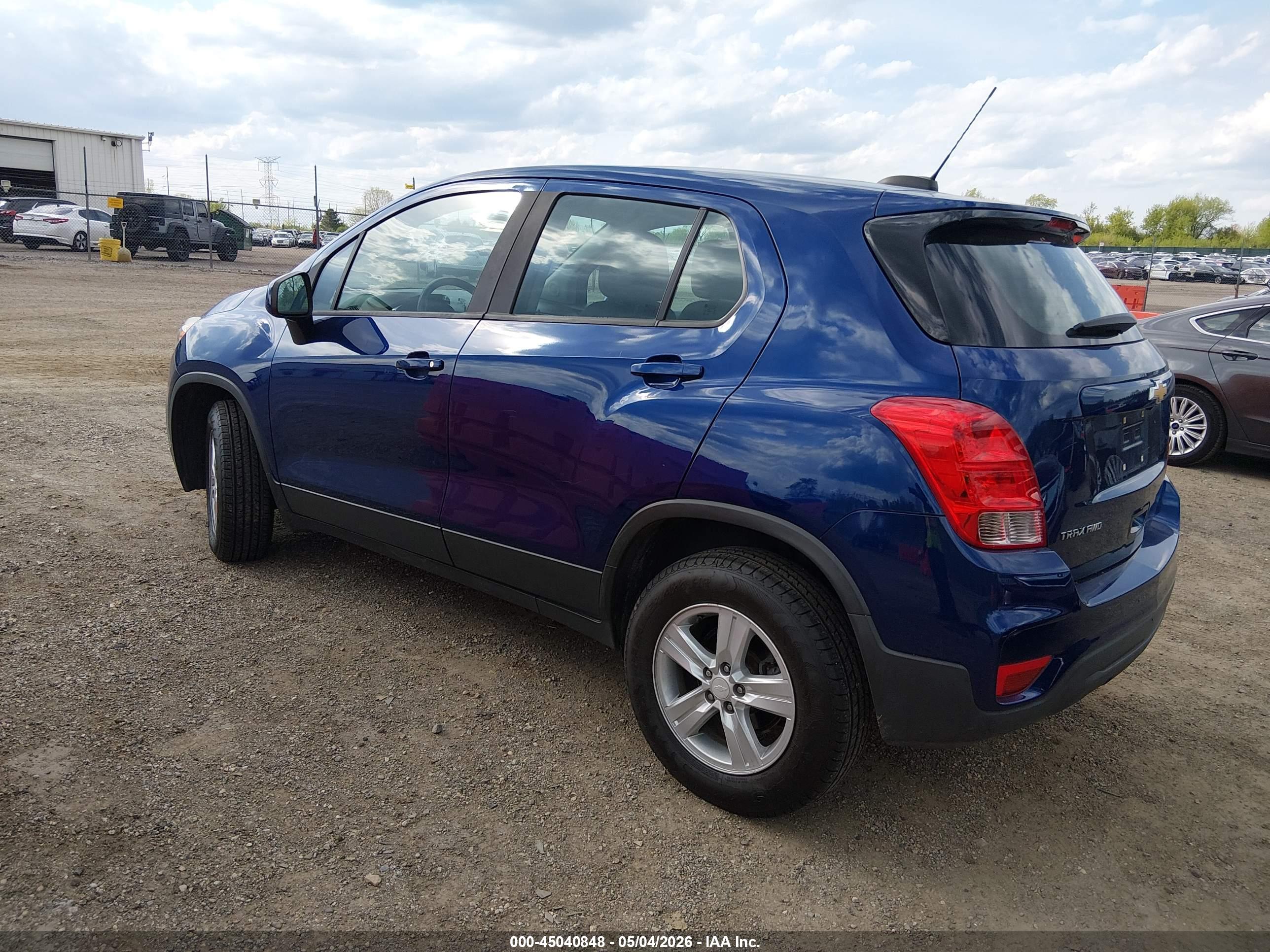 CHEVROLET TRAX image 3