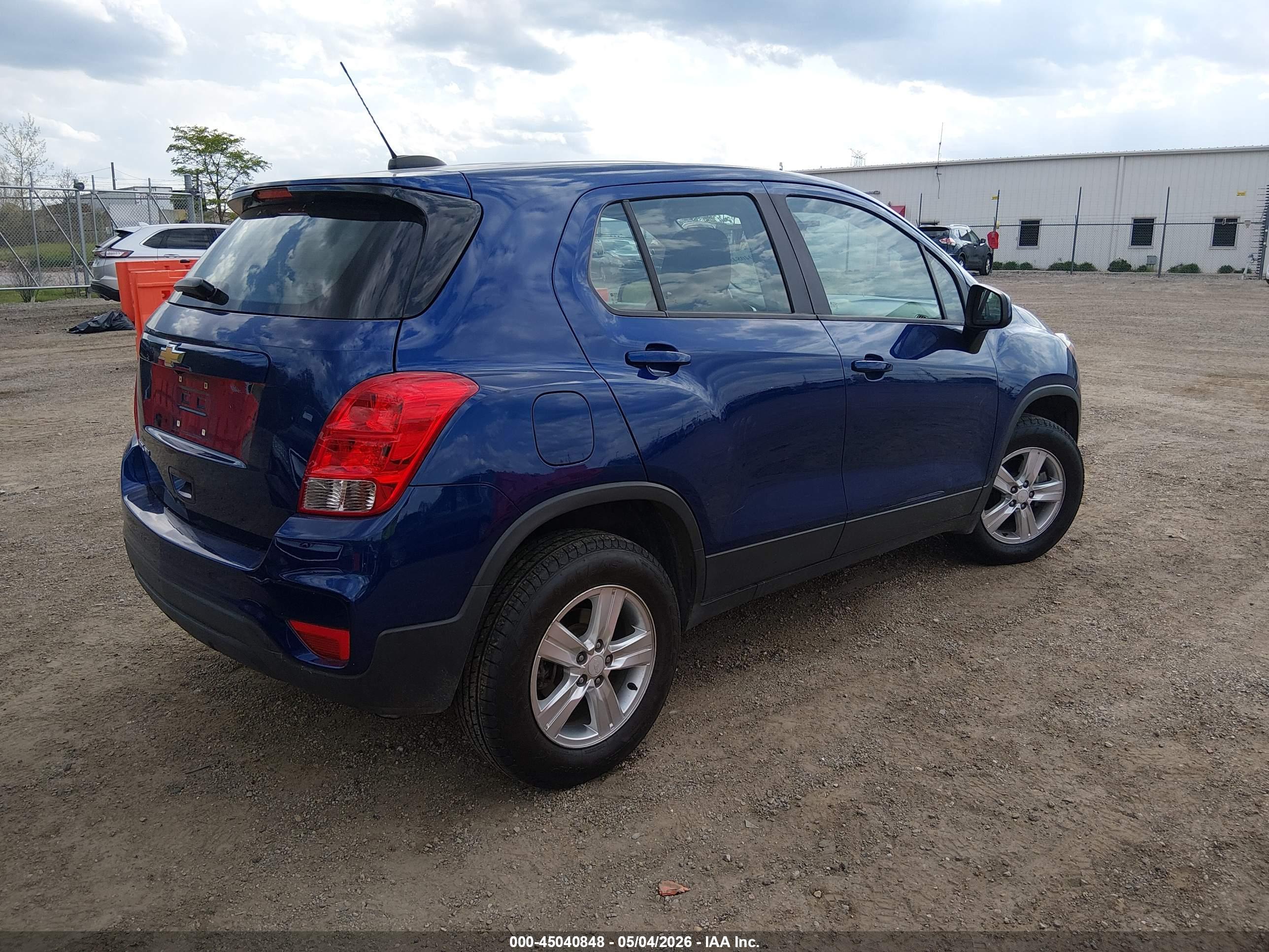CHEVROLET TRAX image 4