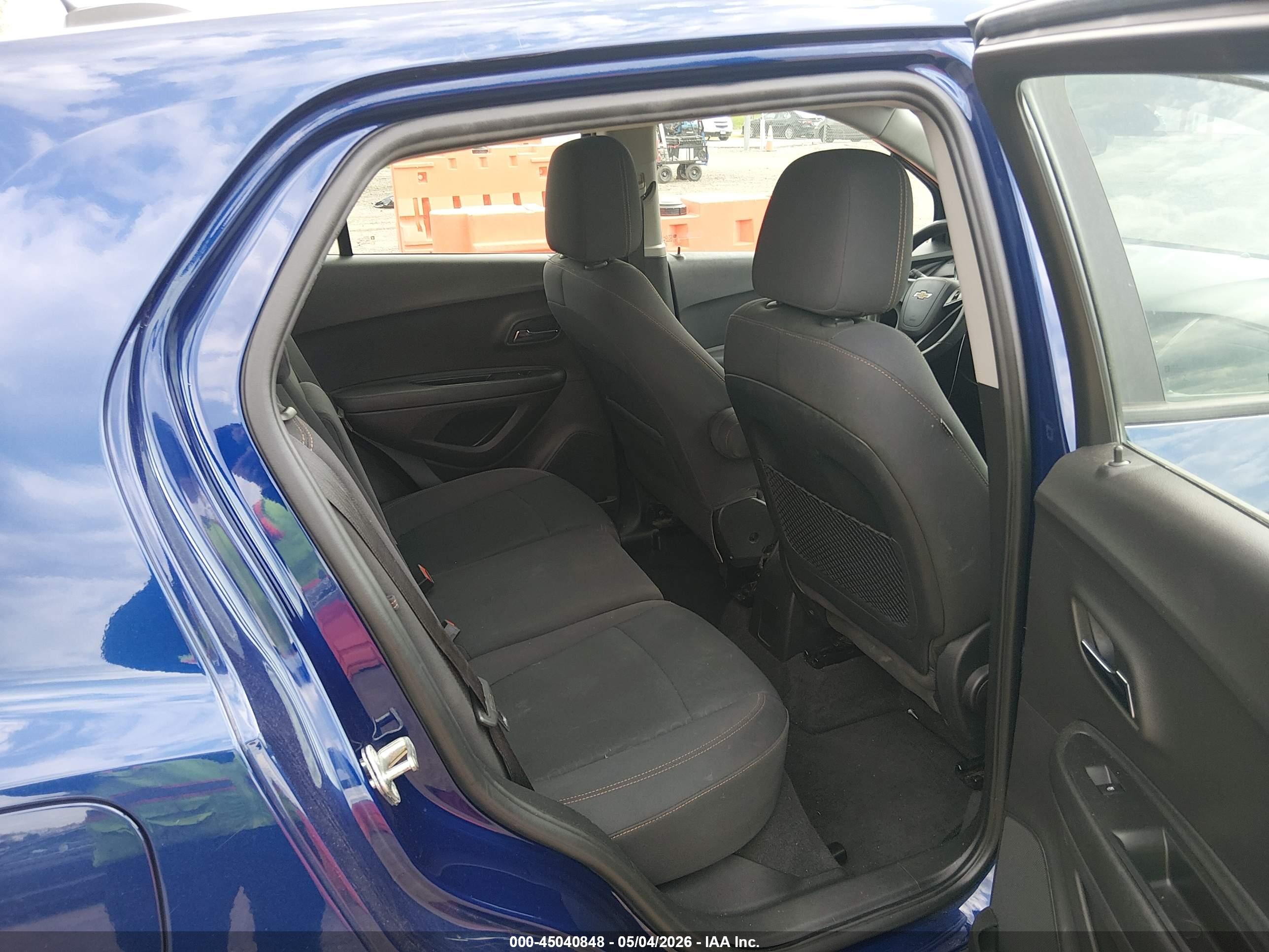 CHEVROLET TRAX image 8