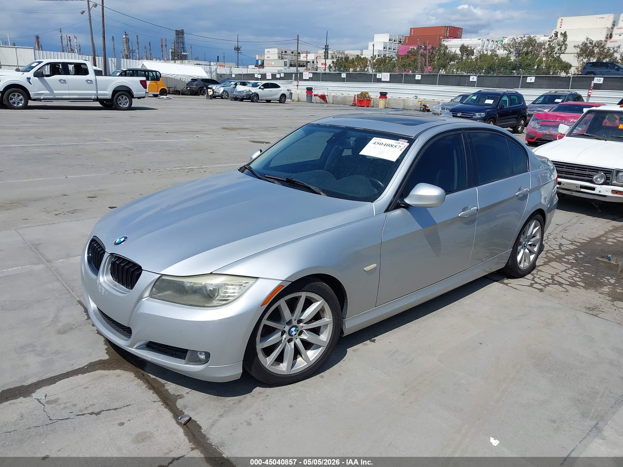 BMW 328I image 2