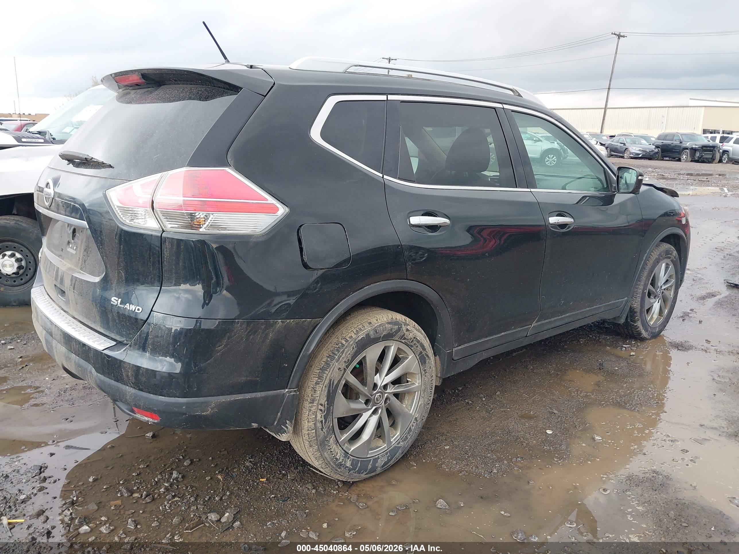 NISSAN ROGUE image 4