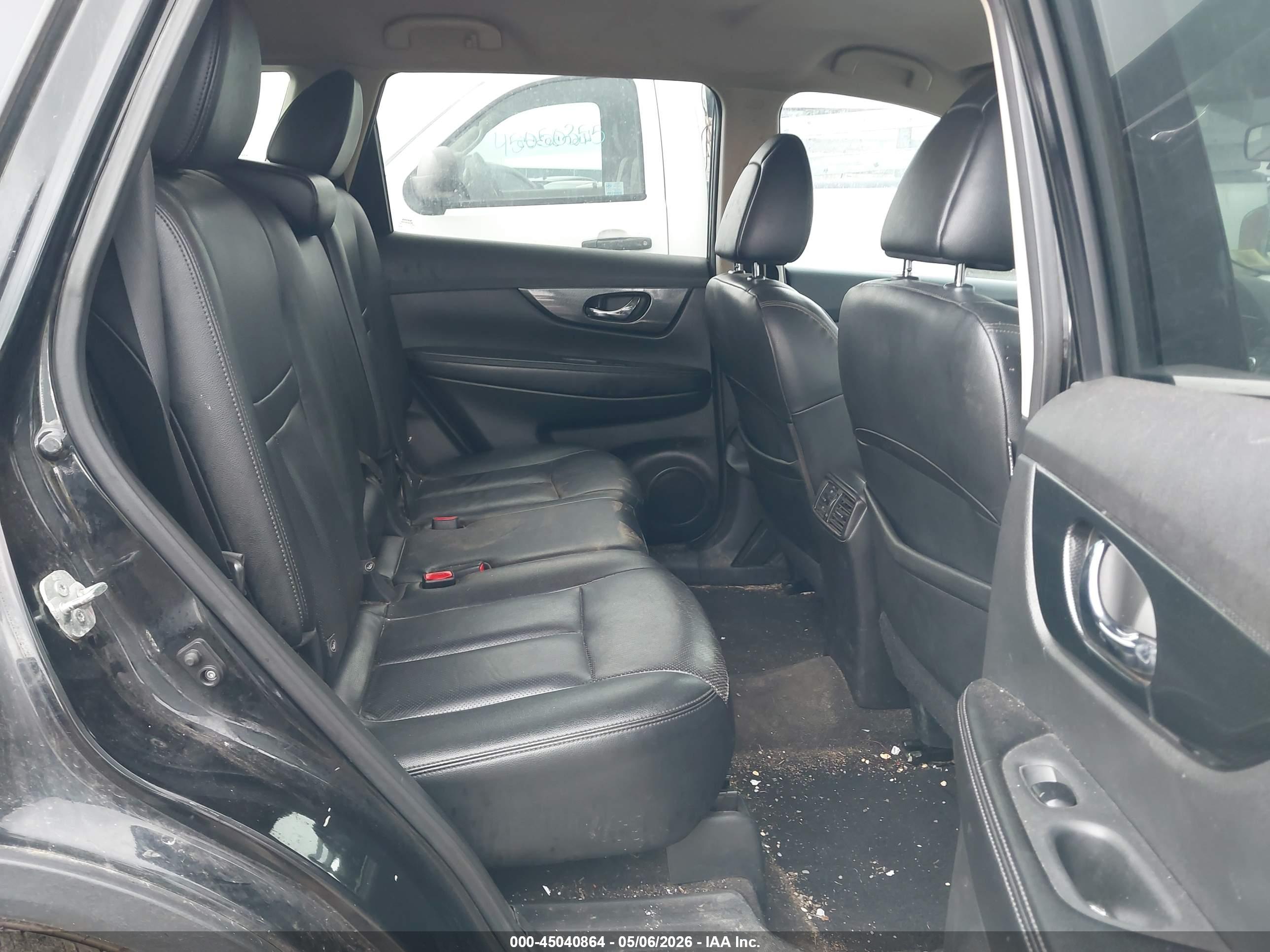 NISSAN ROGUE image 8