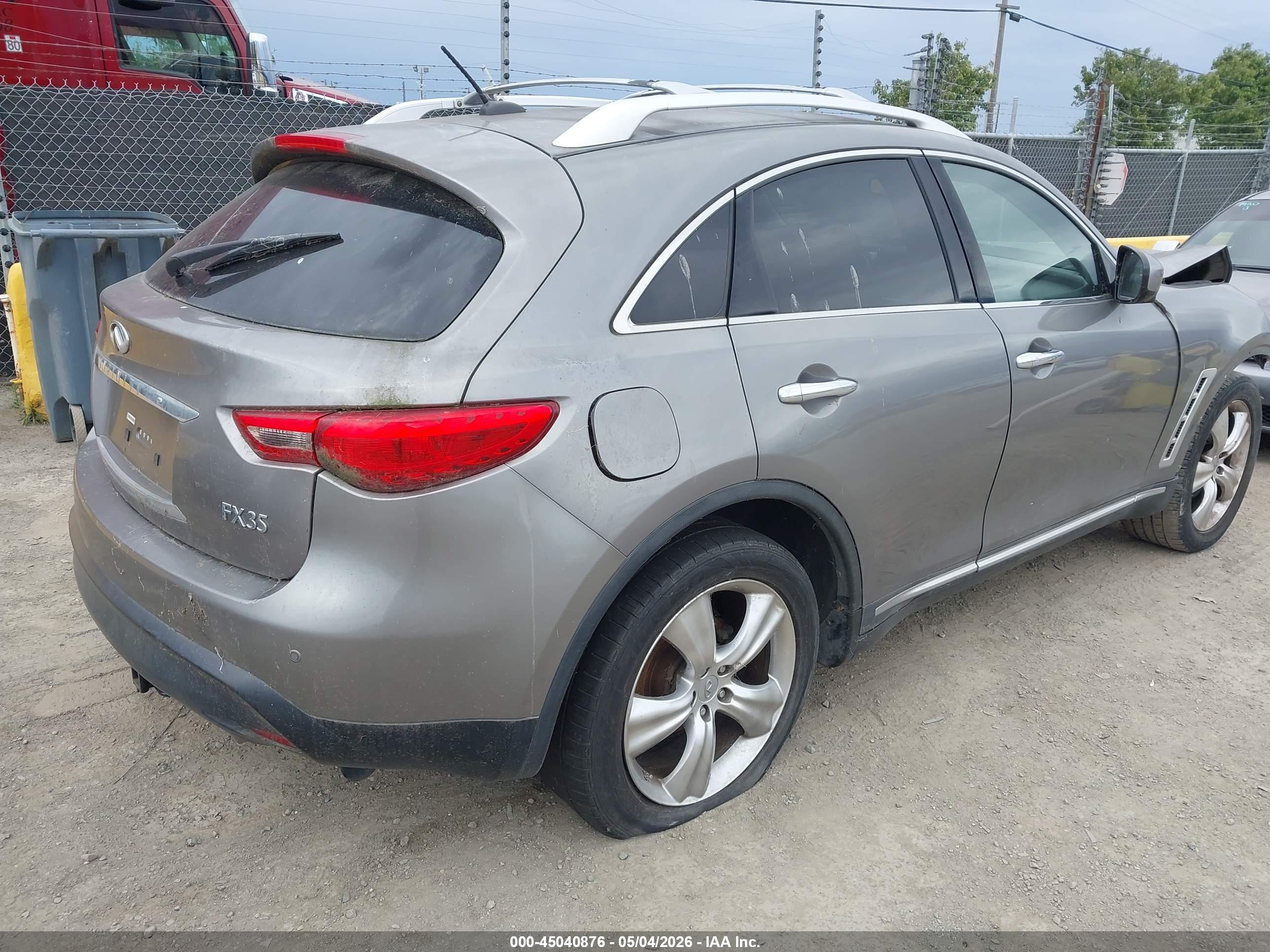 INFINITI FX35 image 4