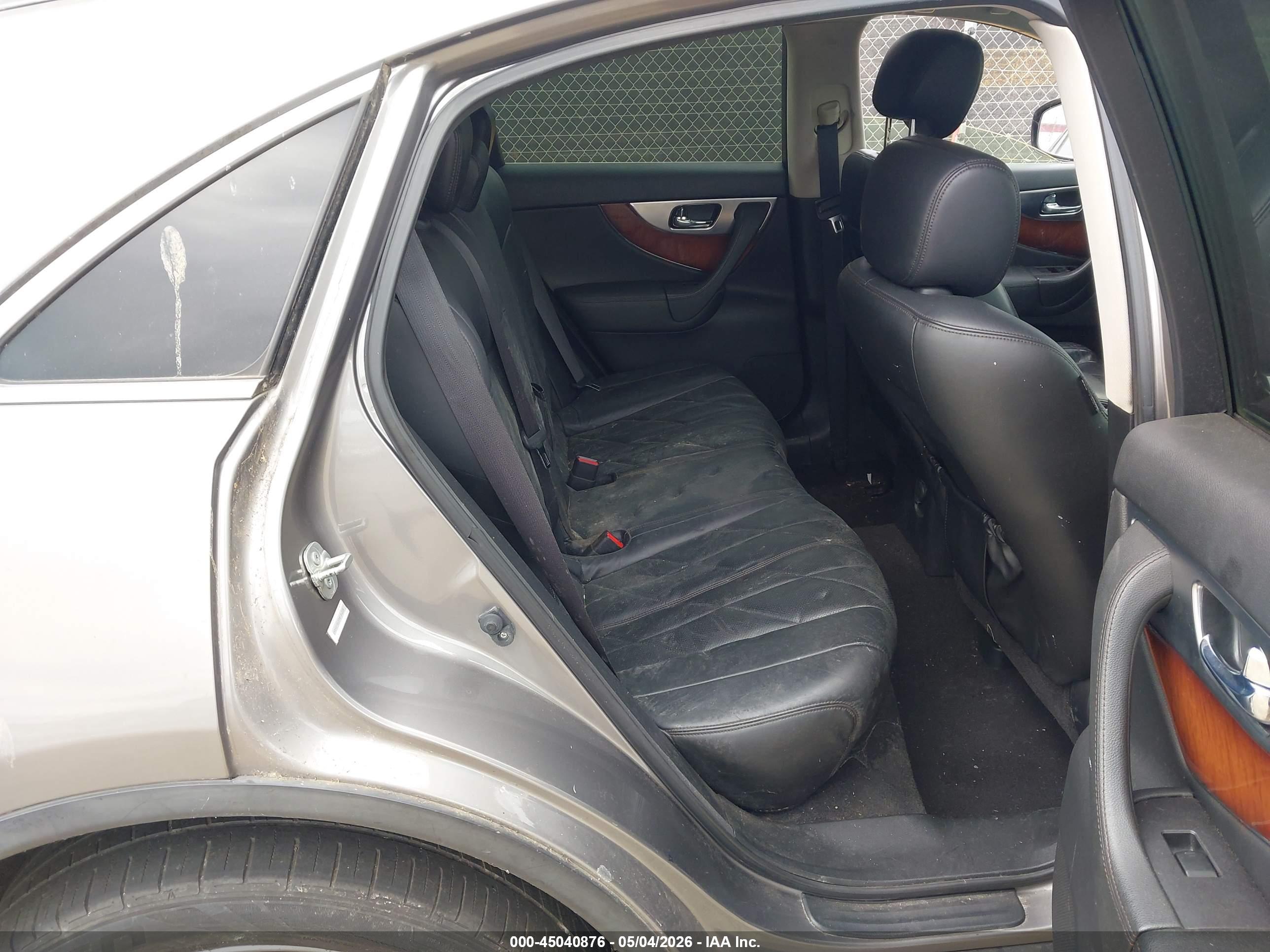 INFINITI FX35 image 8