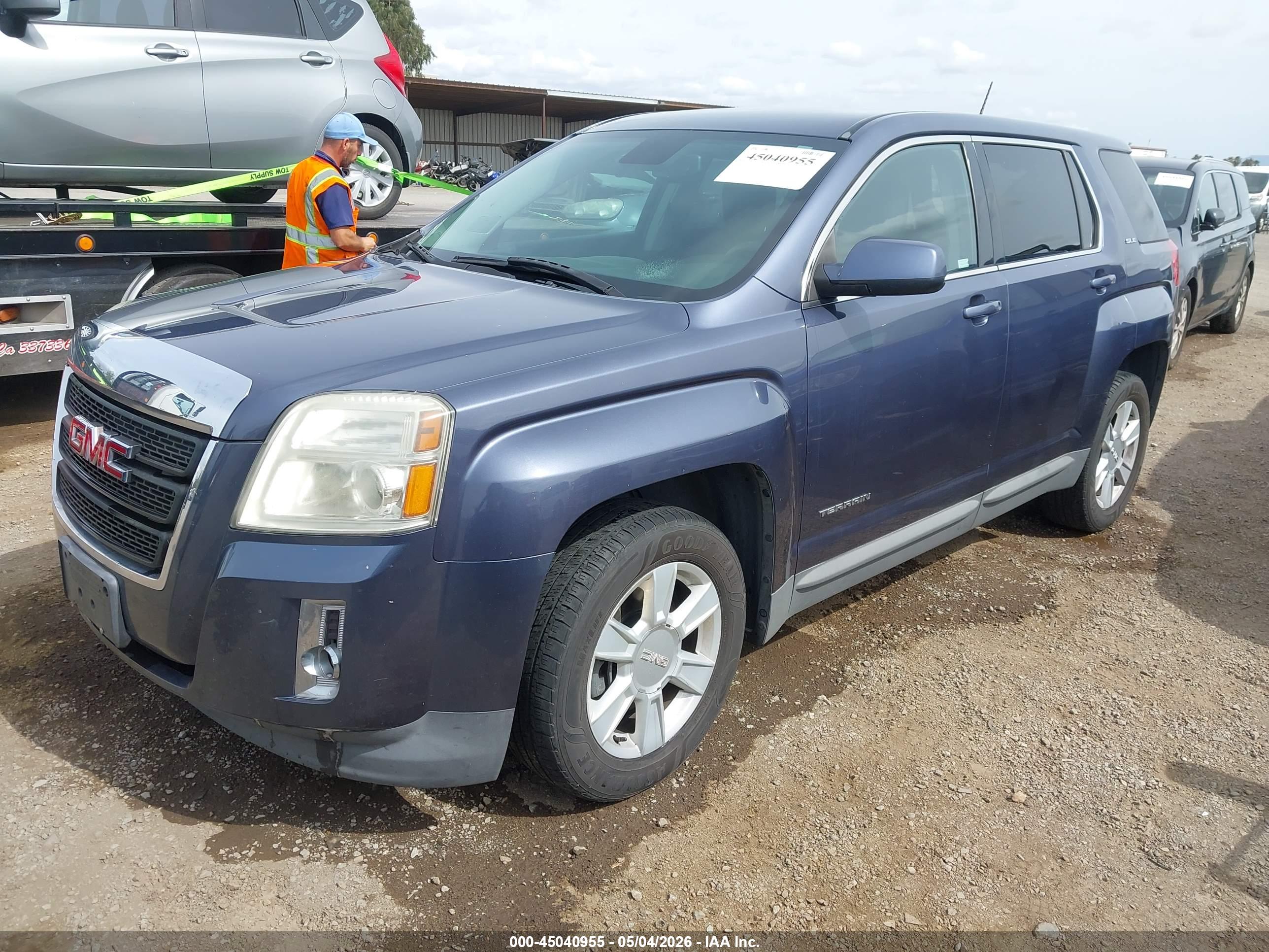 GMC TERRAIN image 2