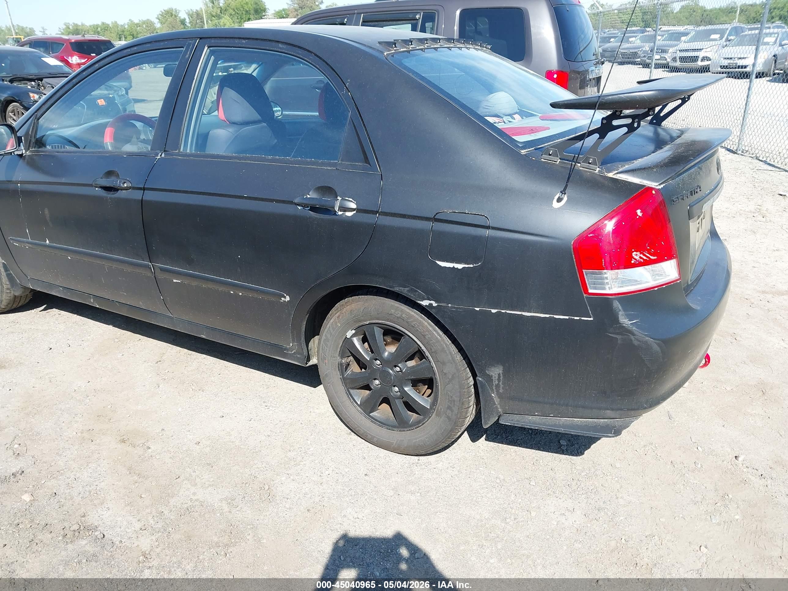 KIA SPECTRA image 6