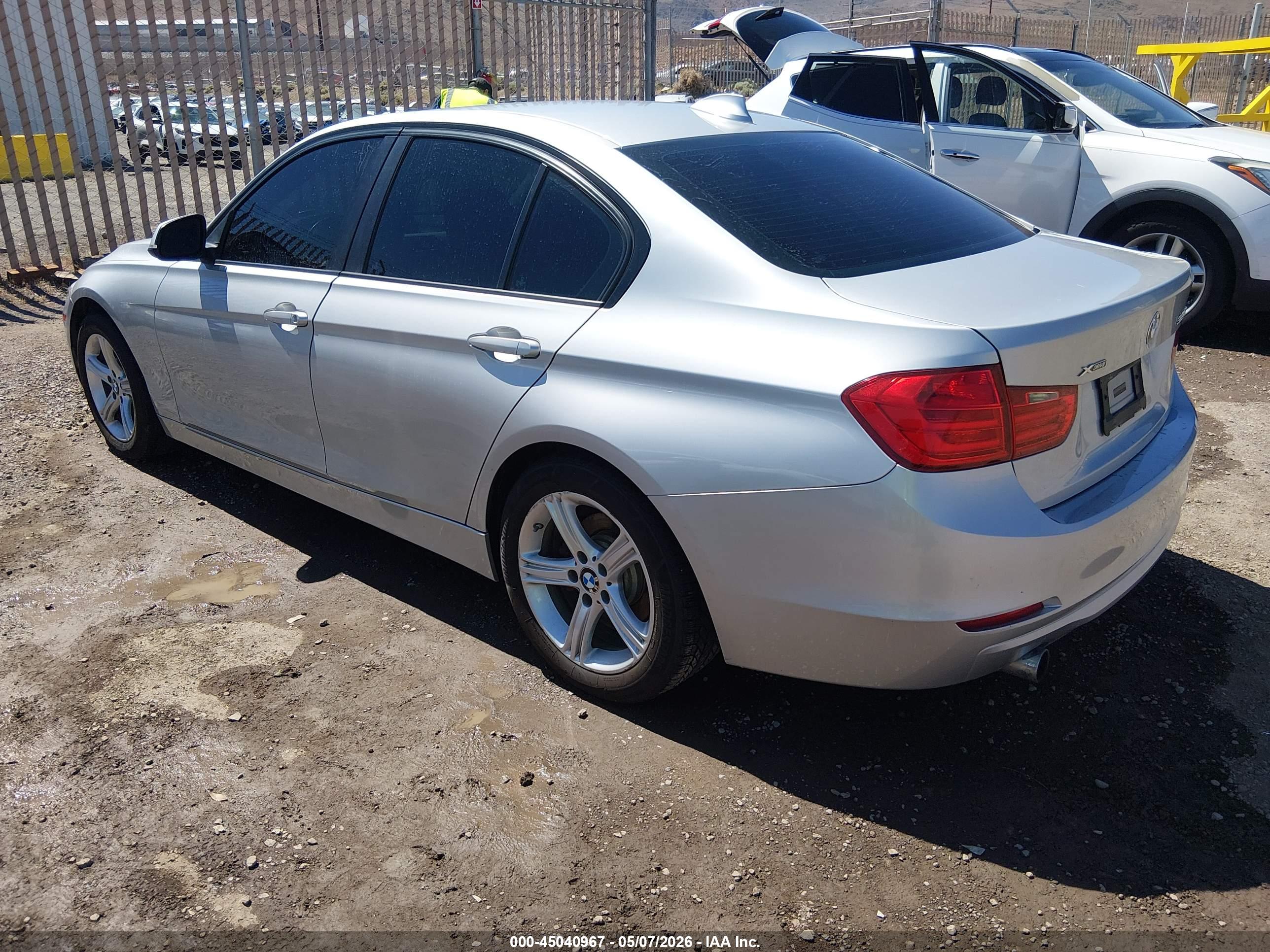 BMW 320I image 3
