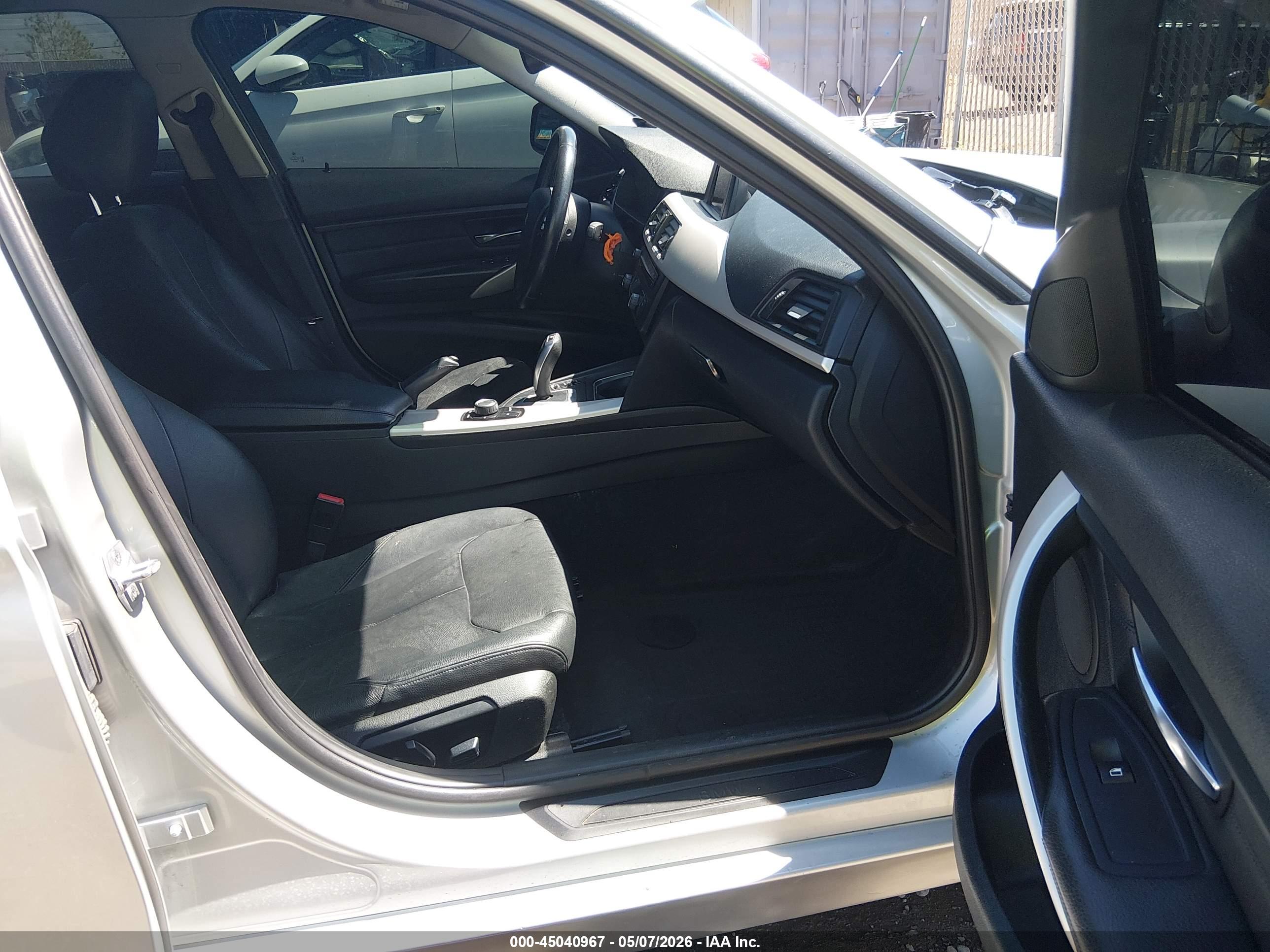 BMW 320I image 5