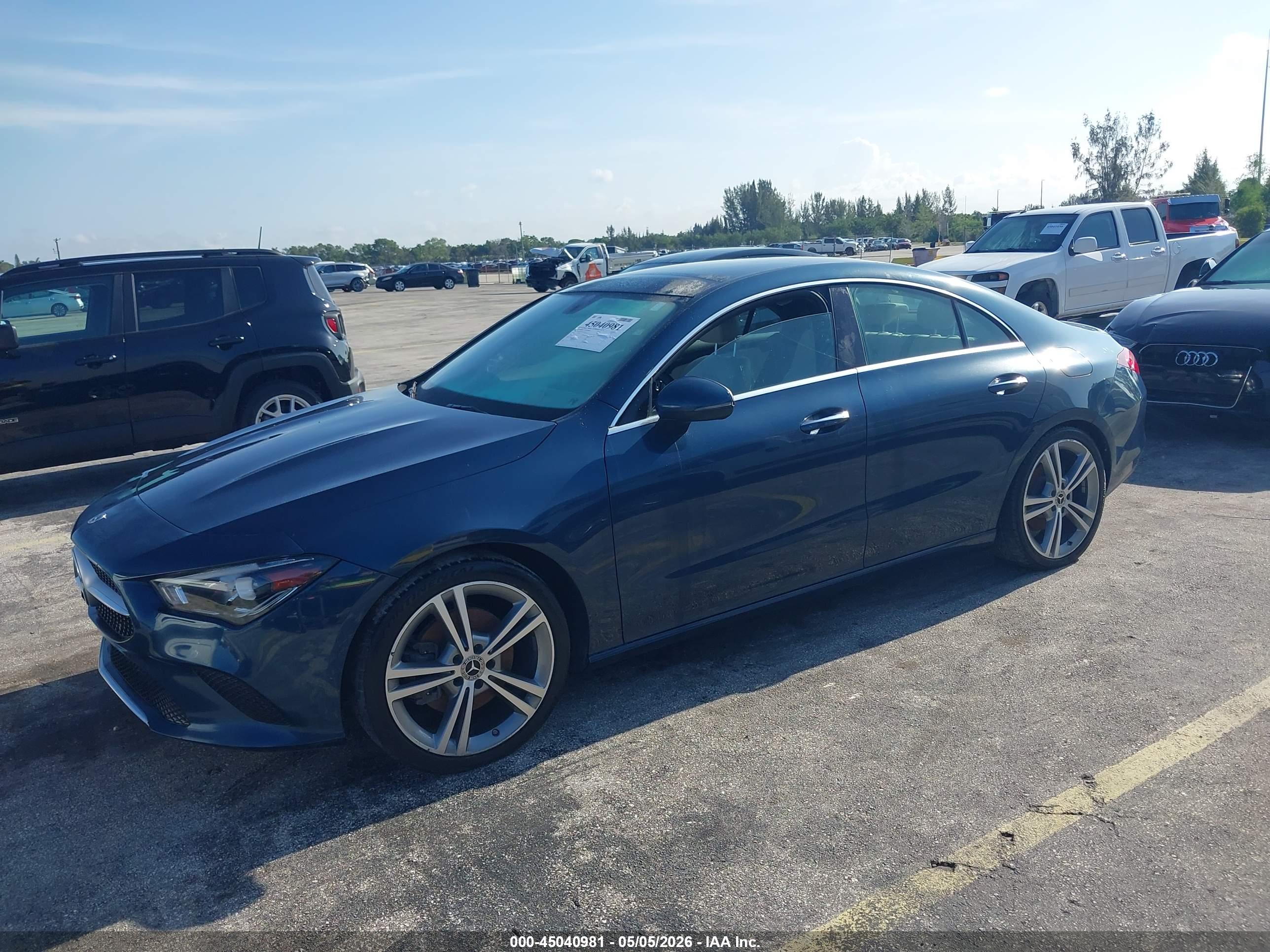 MERCEDES-BENZ CLA image 2