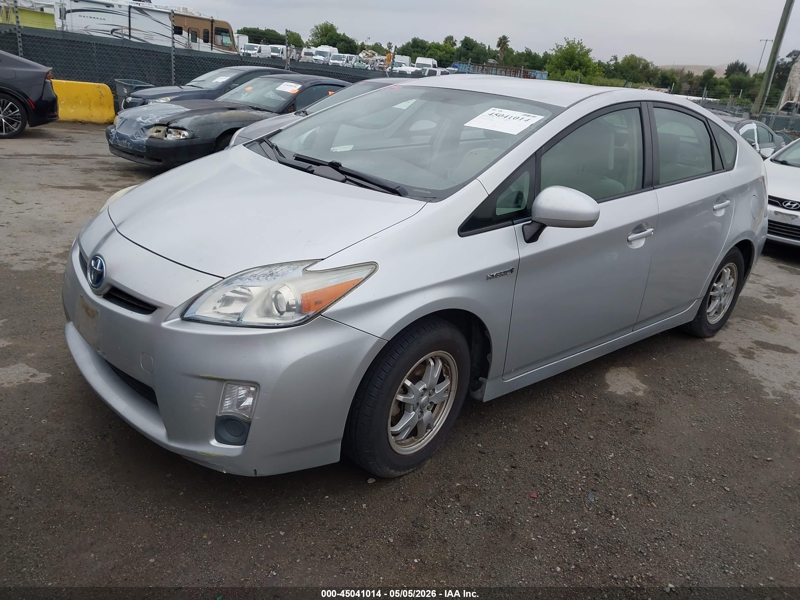 TOYOTA PRIUS image 2