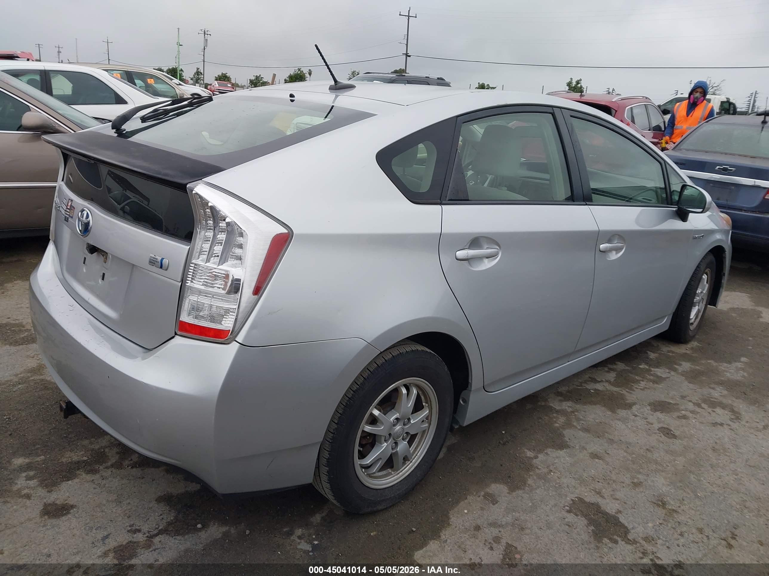 TOYOTA PRIUS image 4