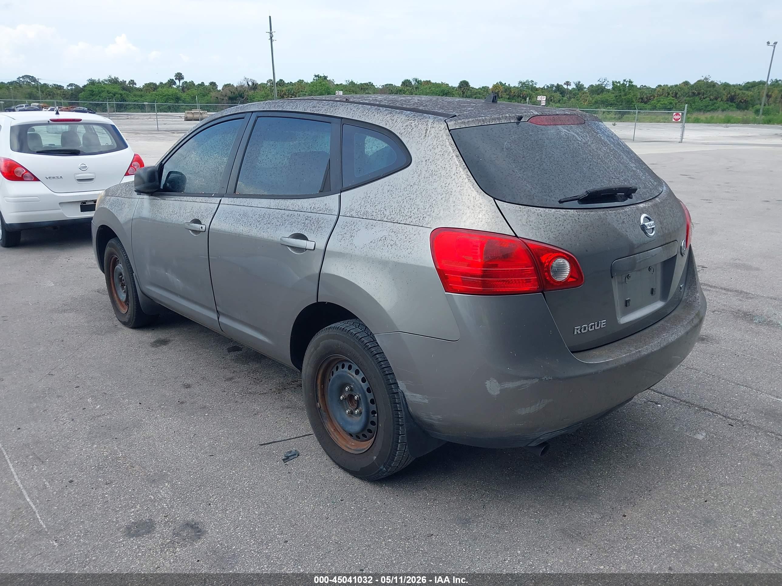 NISSAN ROGUE image 3