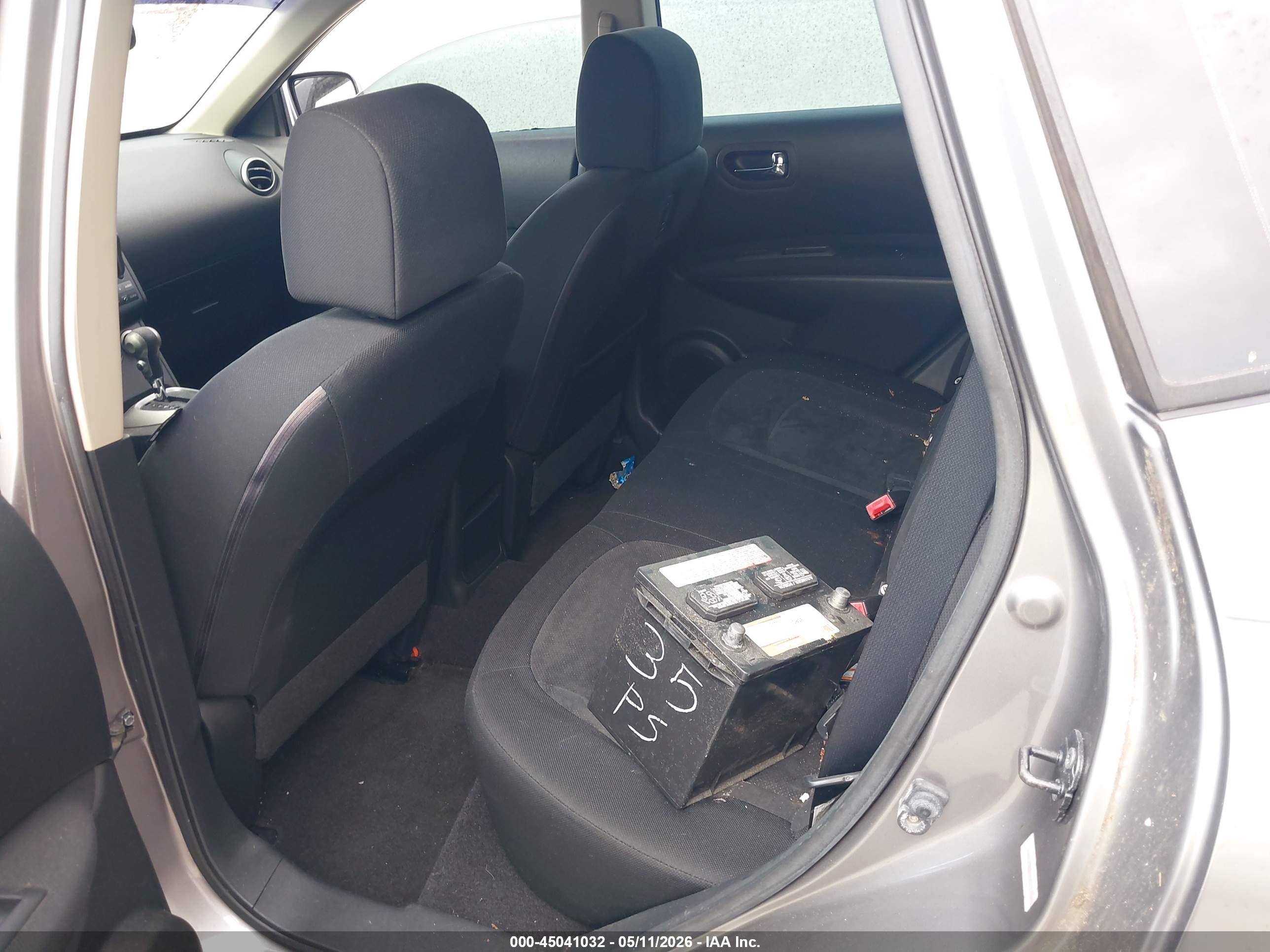NISSAN ROGUE image 8