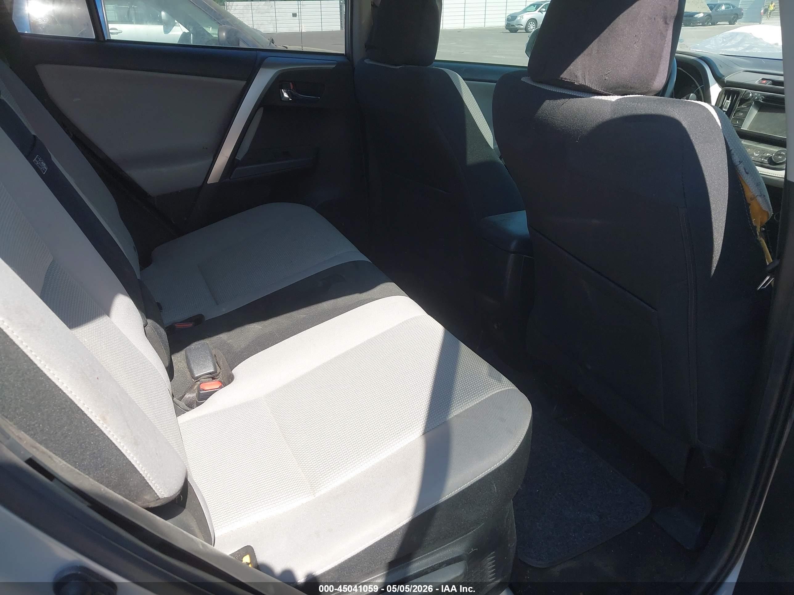 TOYOTA RAV4 image 8