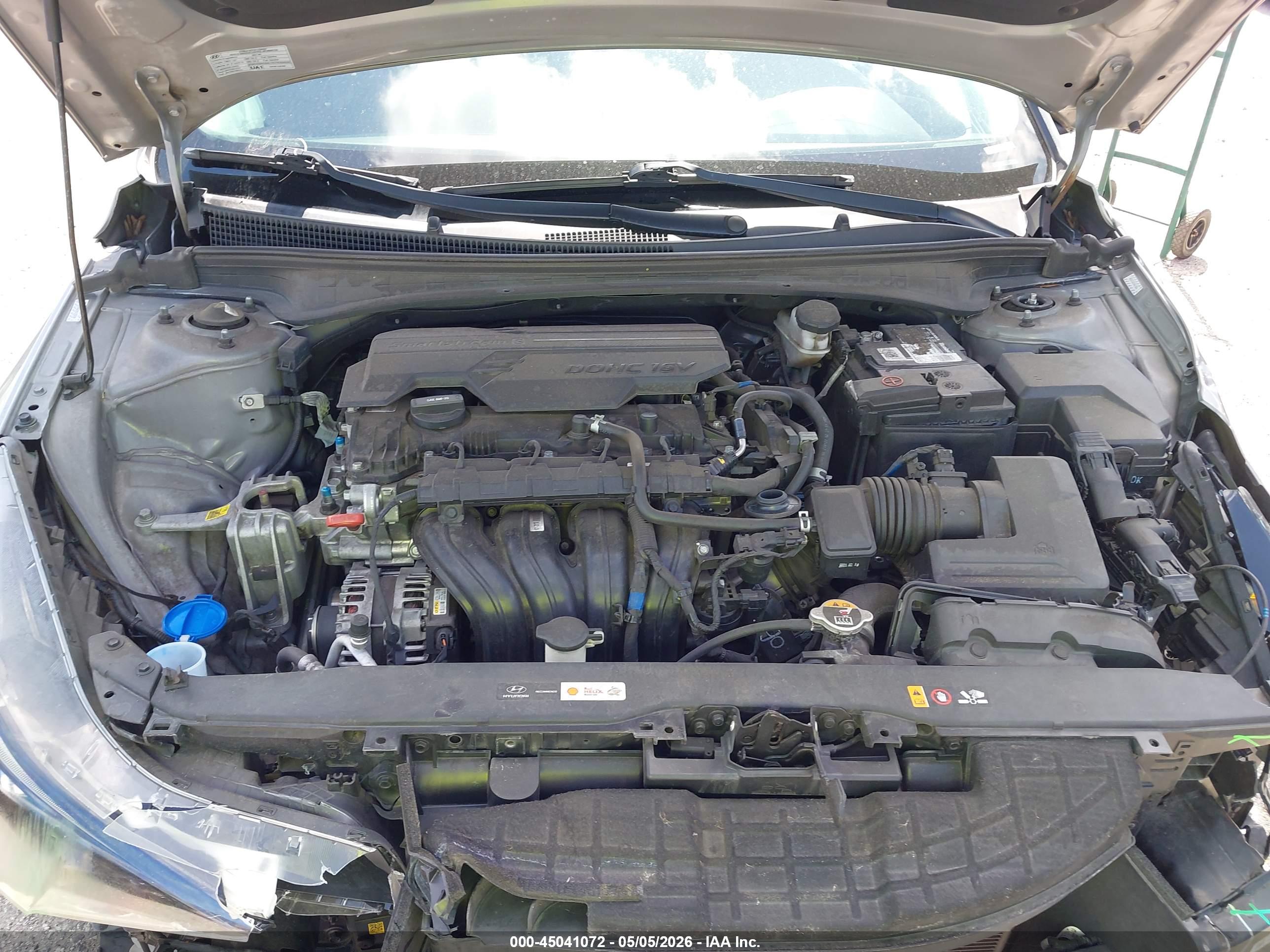 HYUNDAI ELANTRA image 10