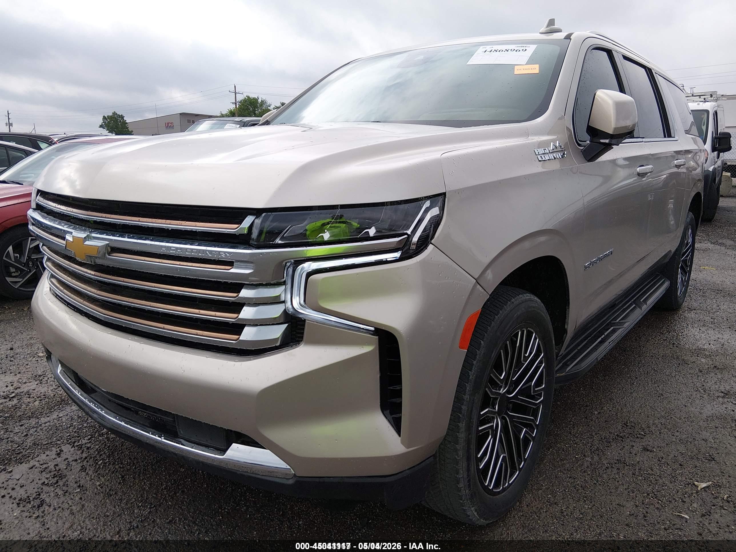 CHEVROLET SUBURBAN image 6