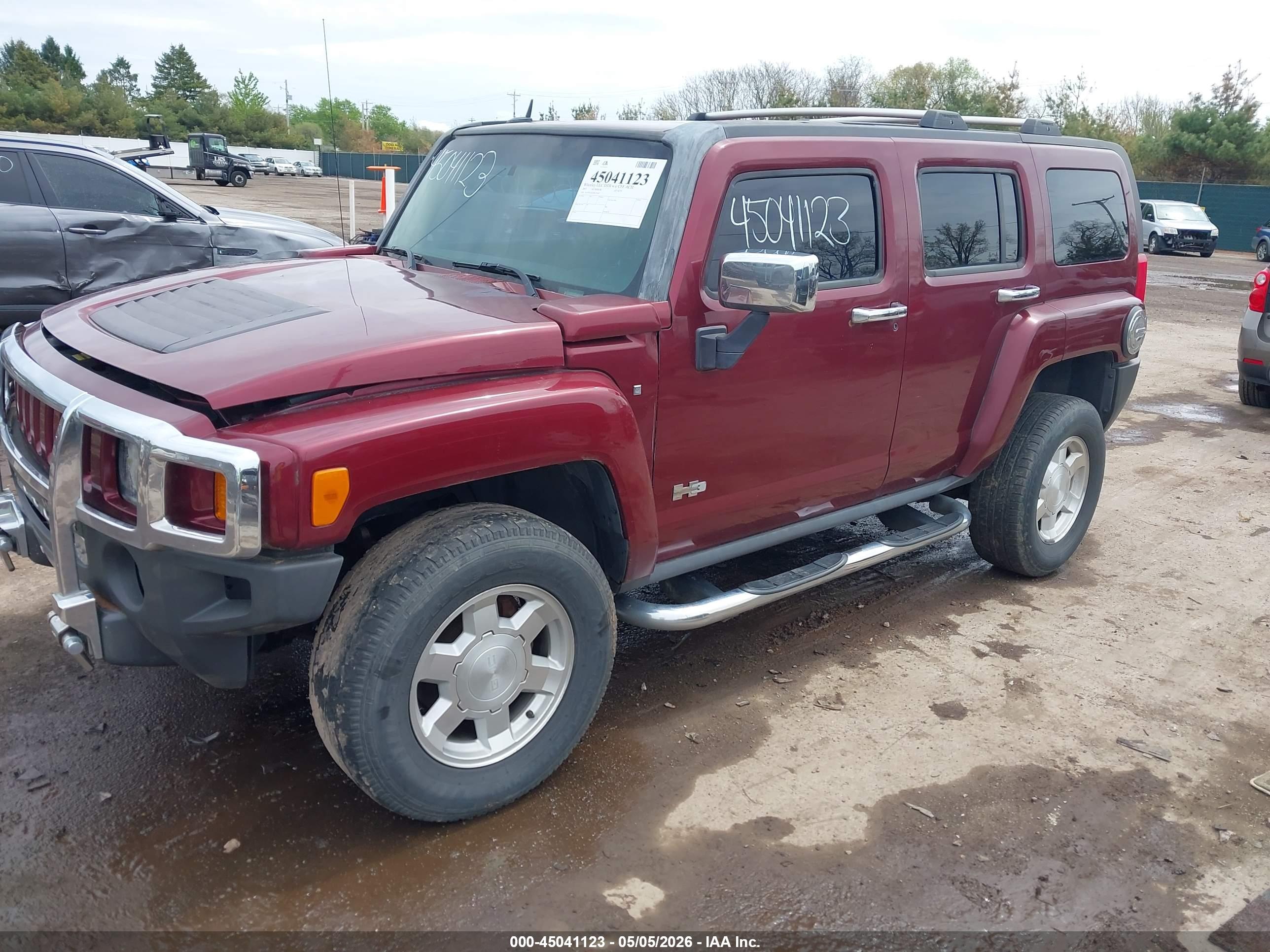 HUMMER H3 image 2