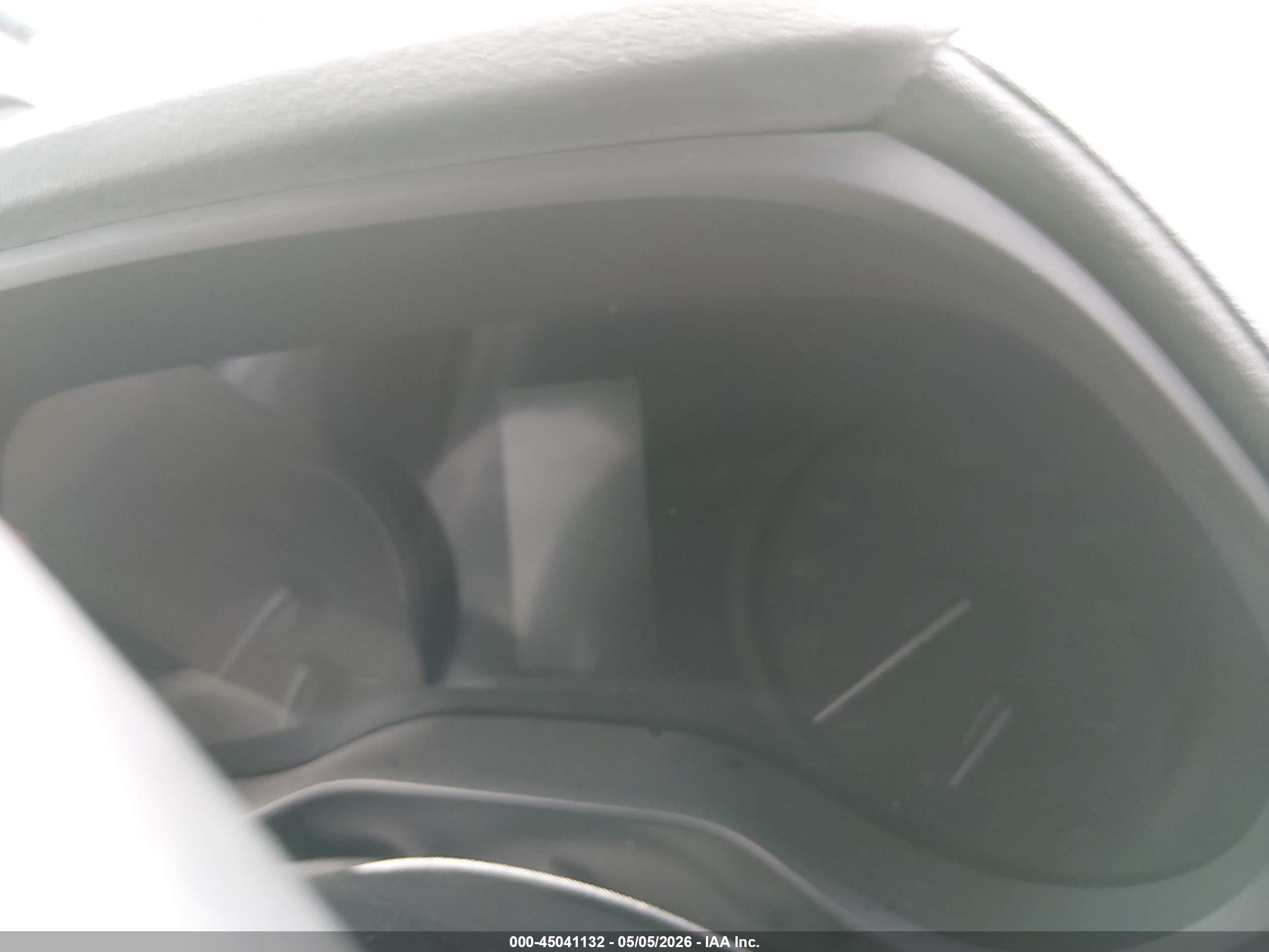 TOYOTA SIENNA image 7