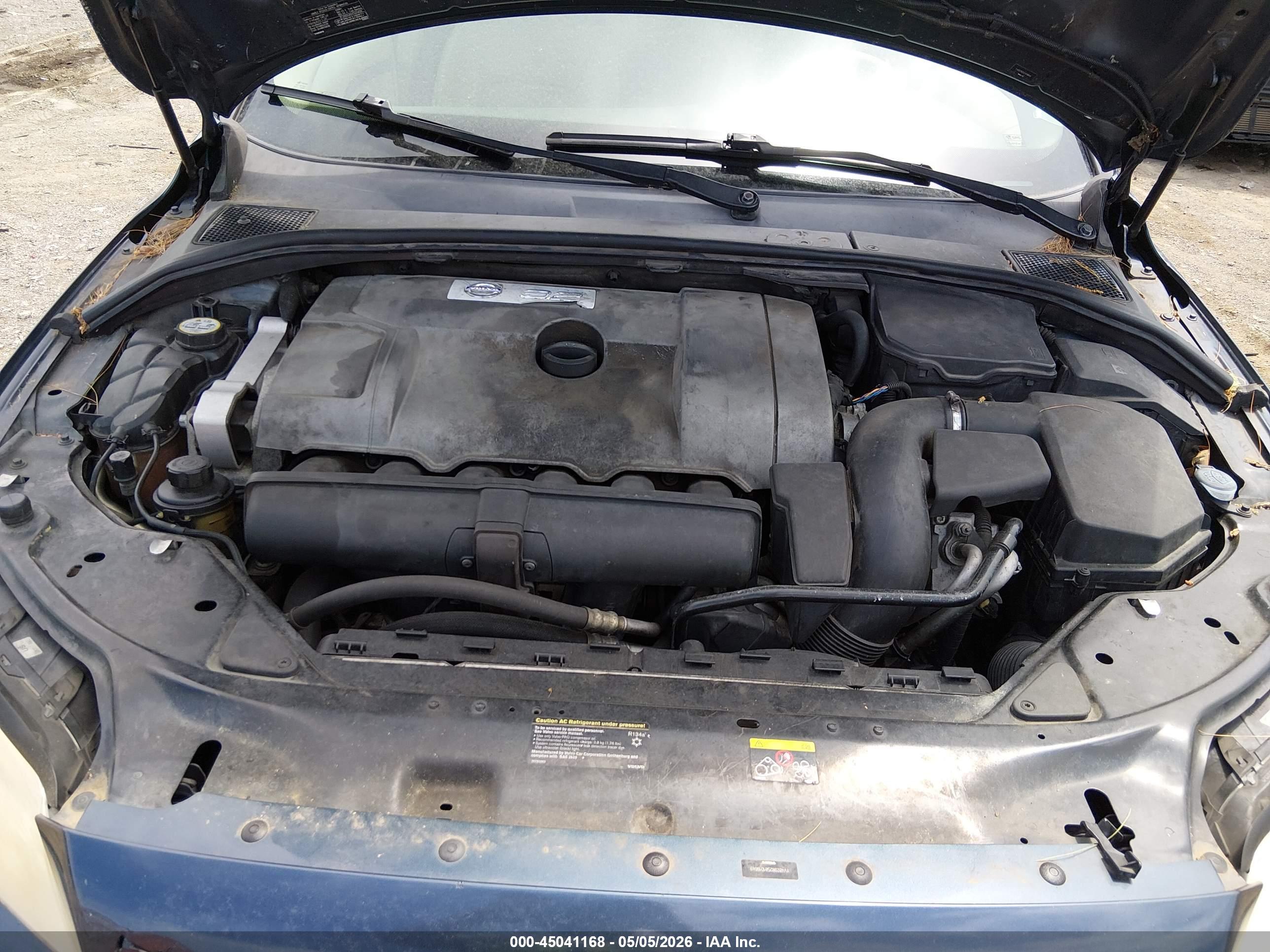 VOLVO XC70 image 10