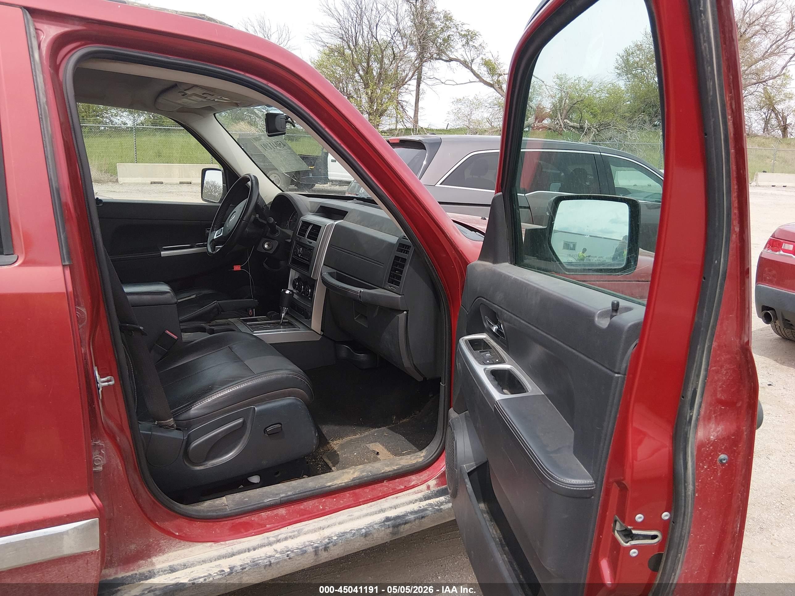 JEEP LIBERTY image 5