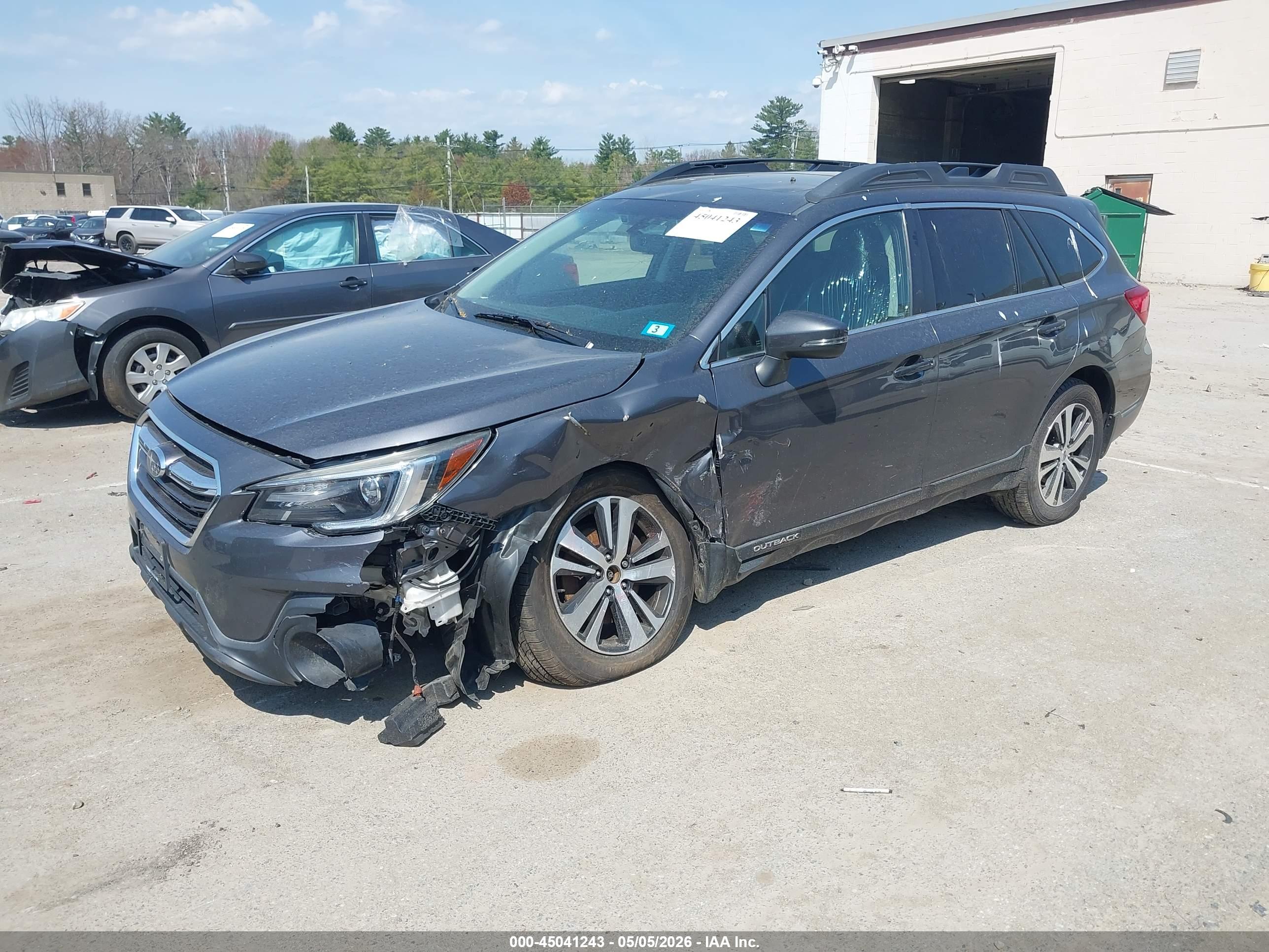 SUBARU OUTBACK image 2