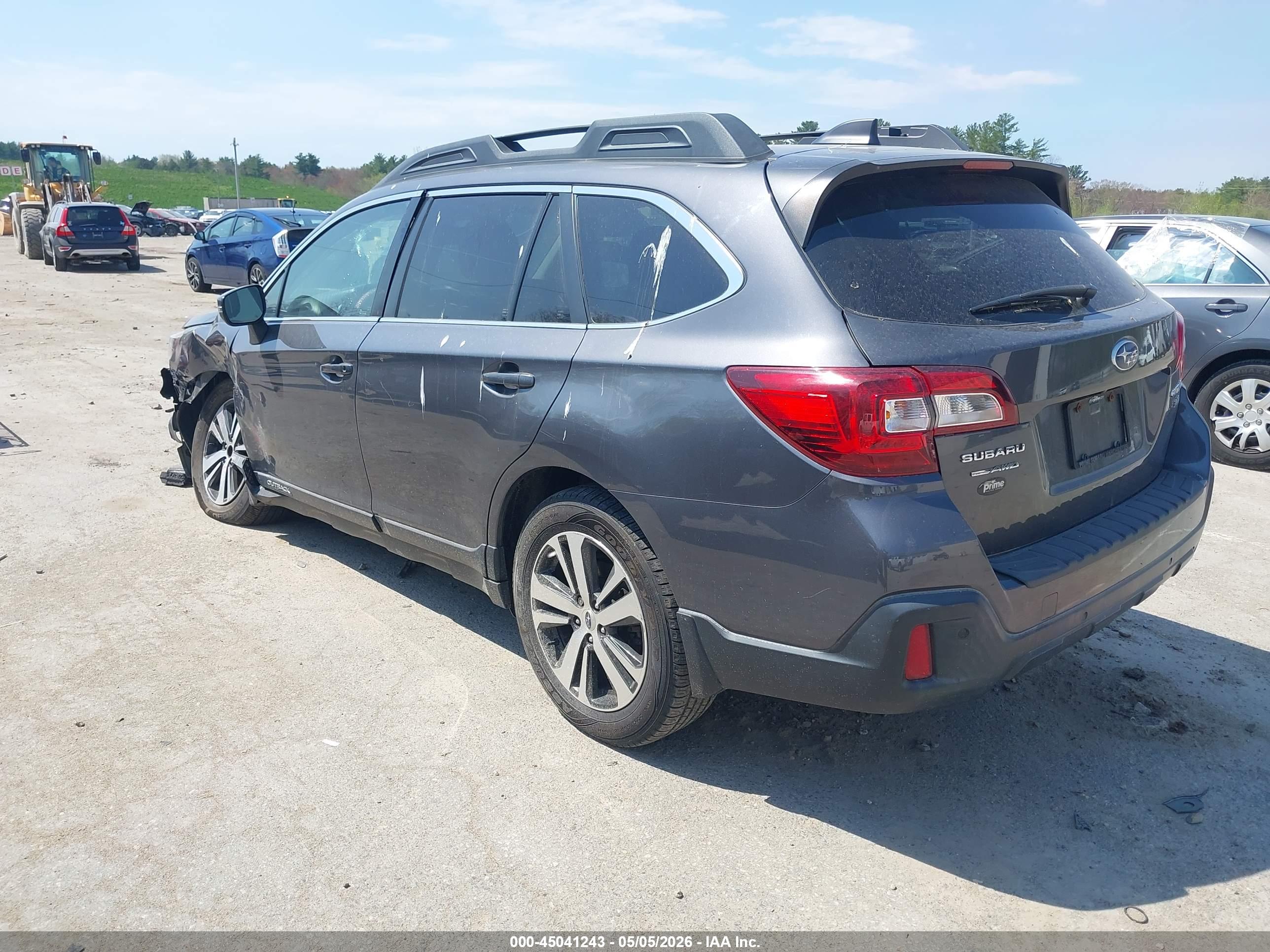 SUBARU OUTBACK image 3
