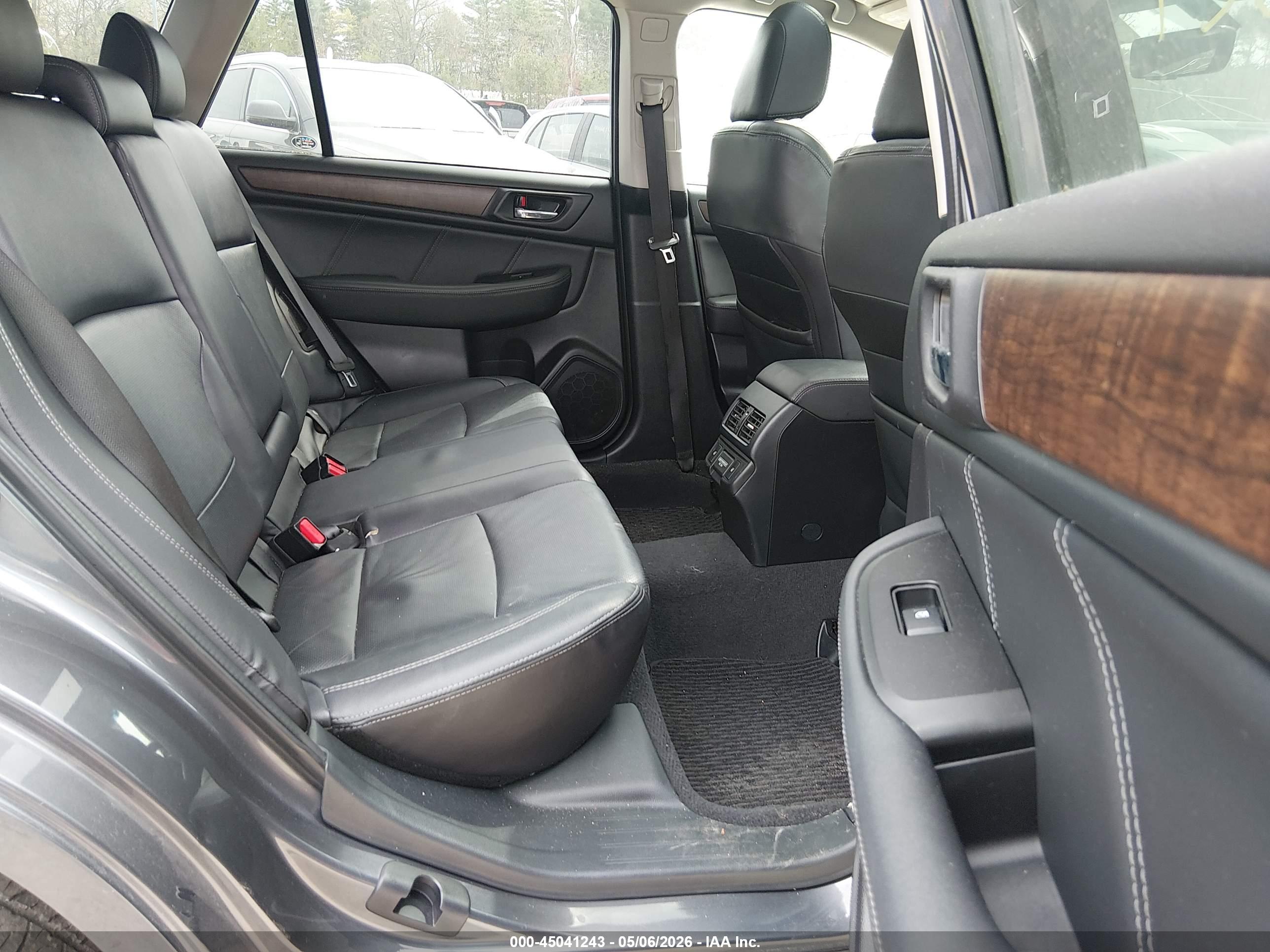 SUBARU OUTBACK image 8