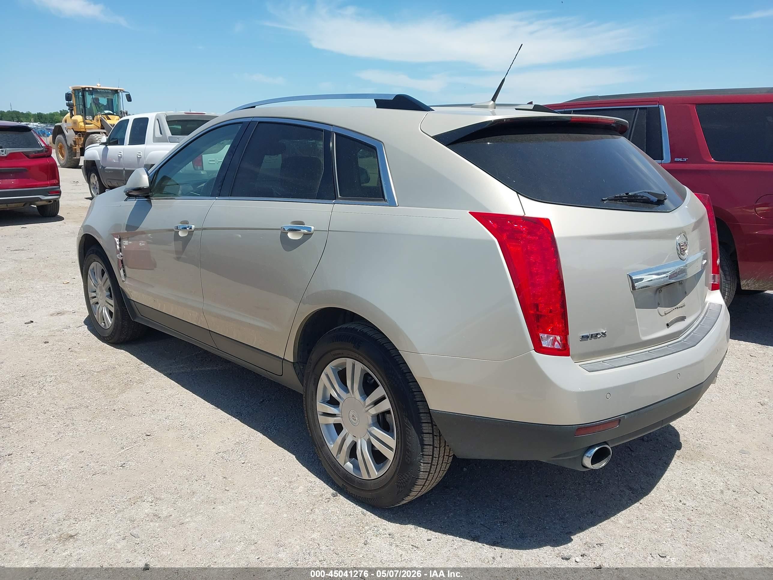 CADILLAC SRX image 3