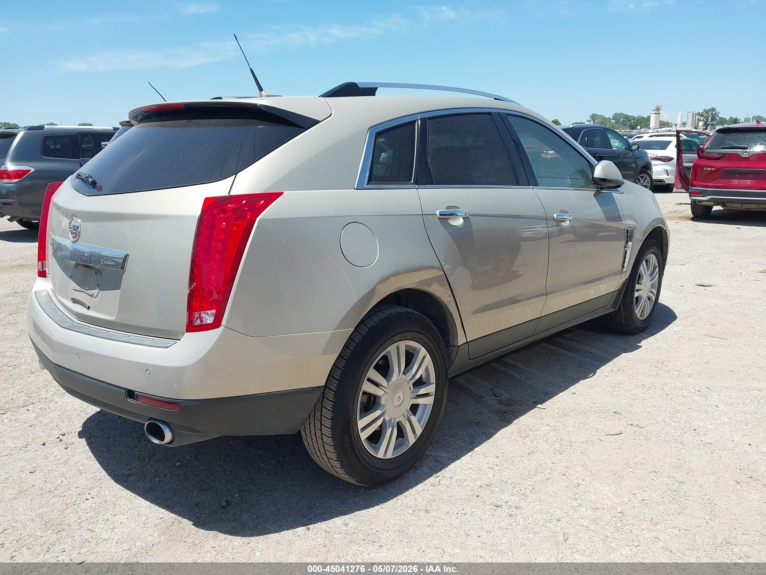 CADILLAC SRX image 4