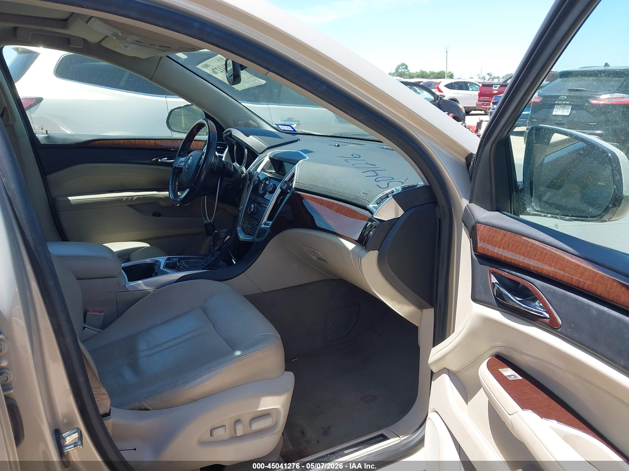 CADILLAC SRX image 5