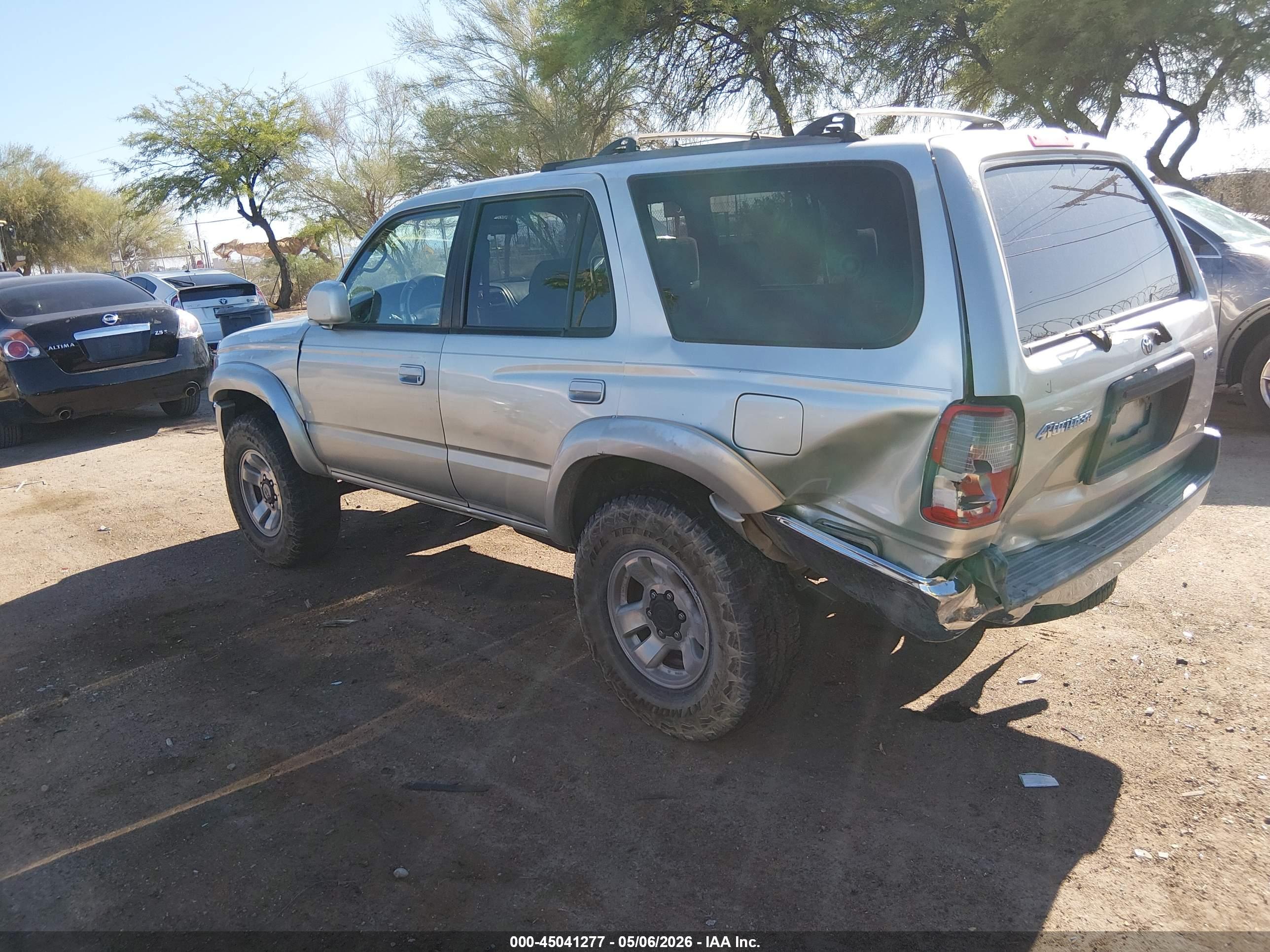 TOYOTA 4RUNNER image 3